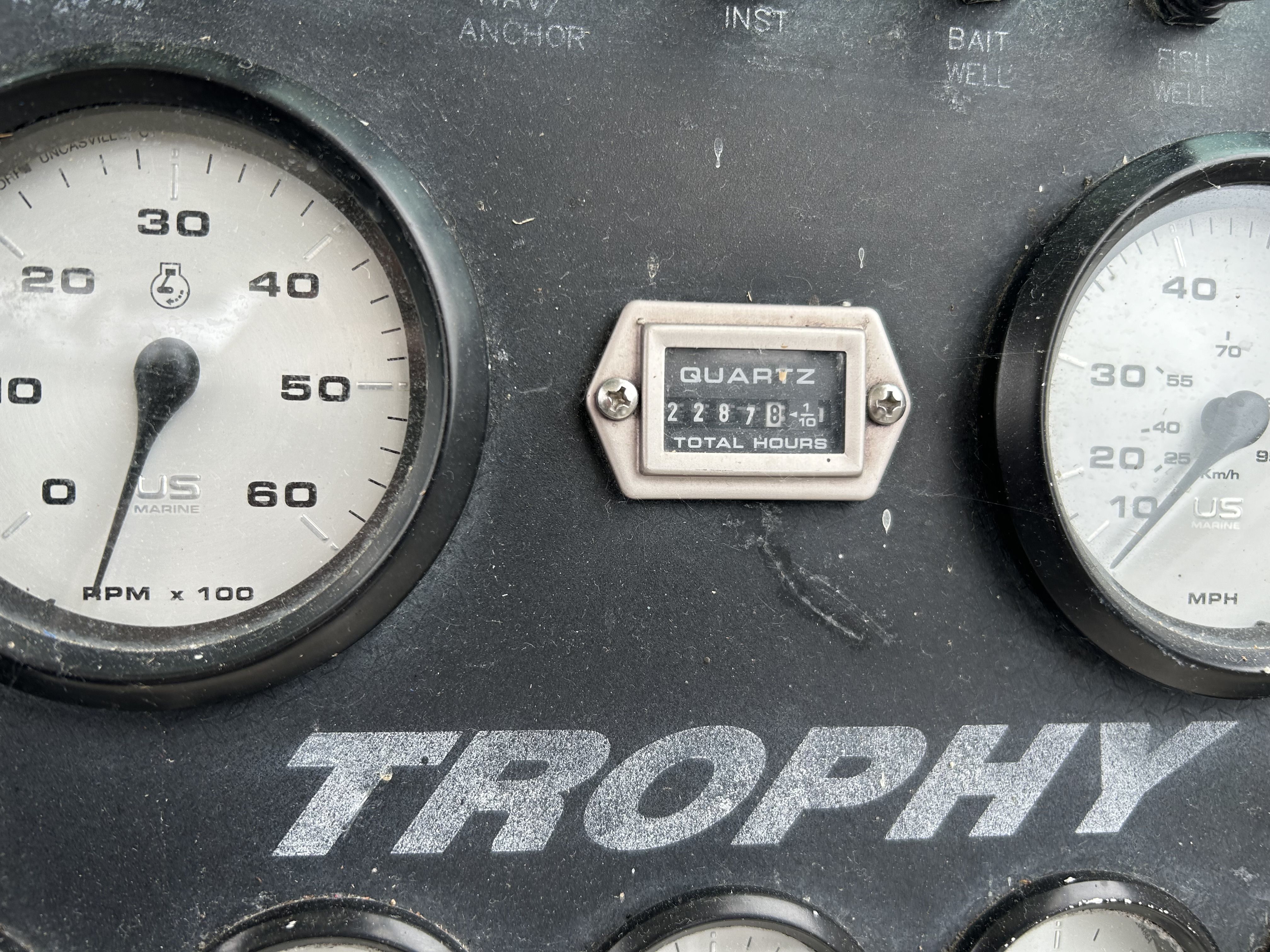 1999 Trophy
                                                             2352FV Image Thumbnail #5