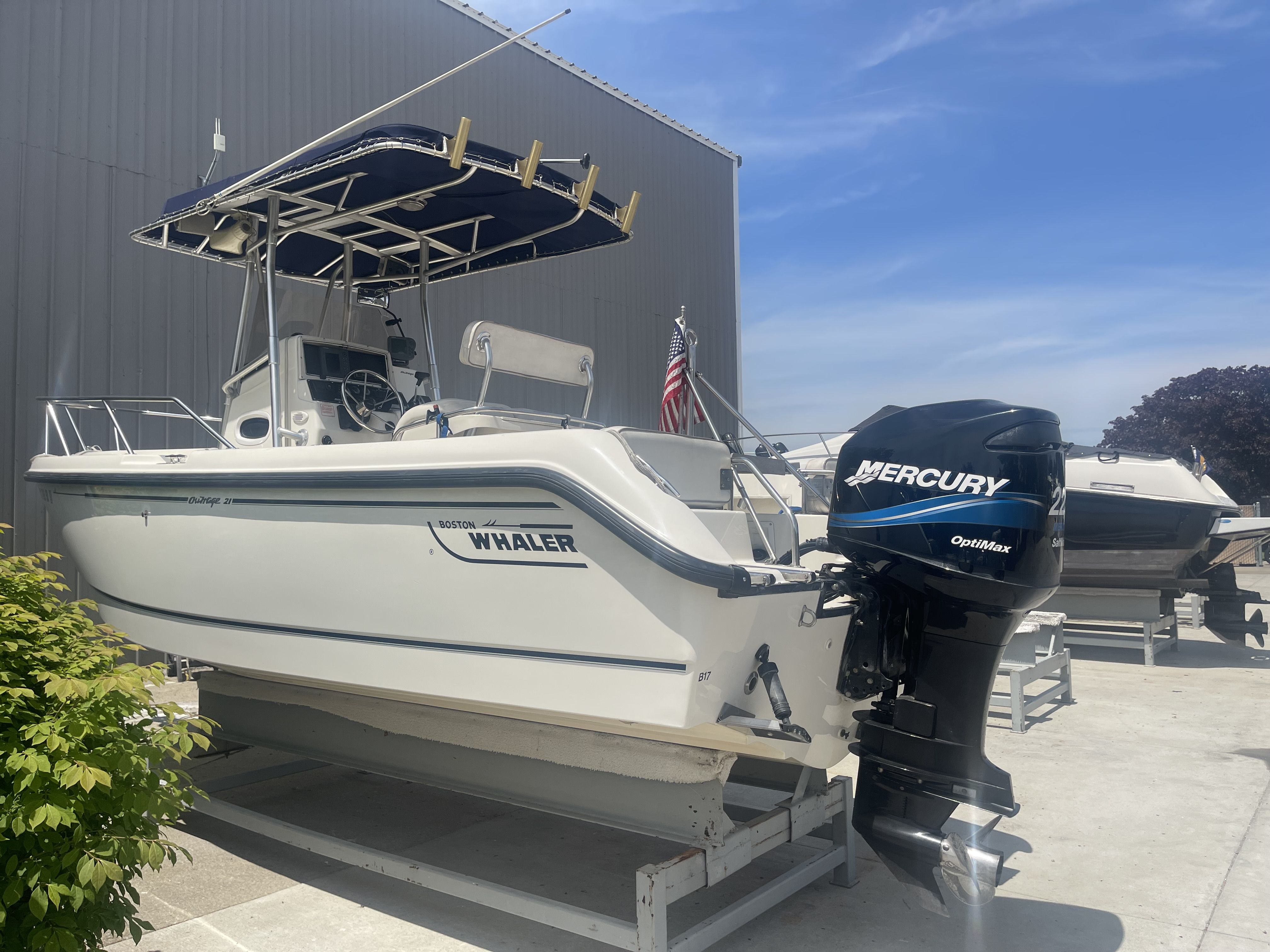 2000 Boston Whaler
                                                             21OUTRAGE Image Thumbnail #3