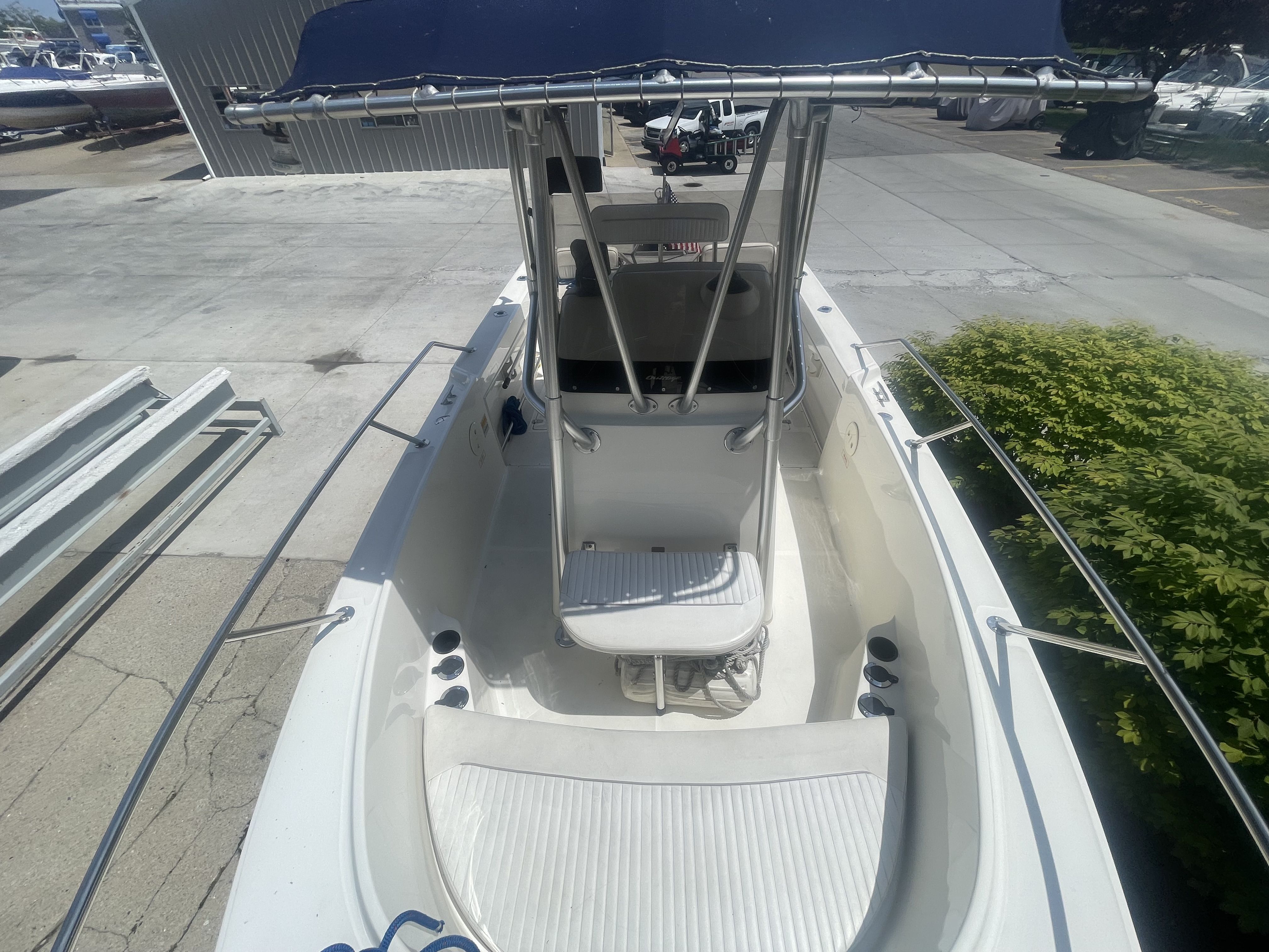 2000 Boston Whaler
                                                             21OUTRAGE Image Thumbnail #8