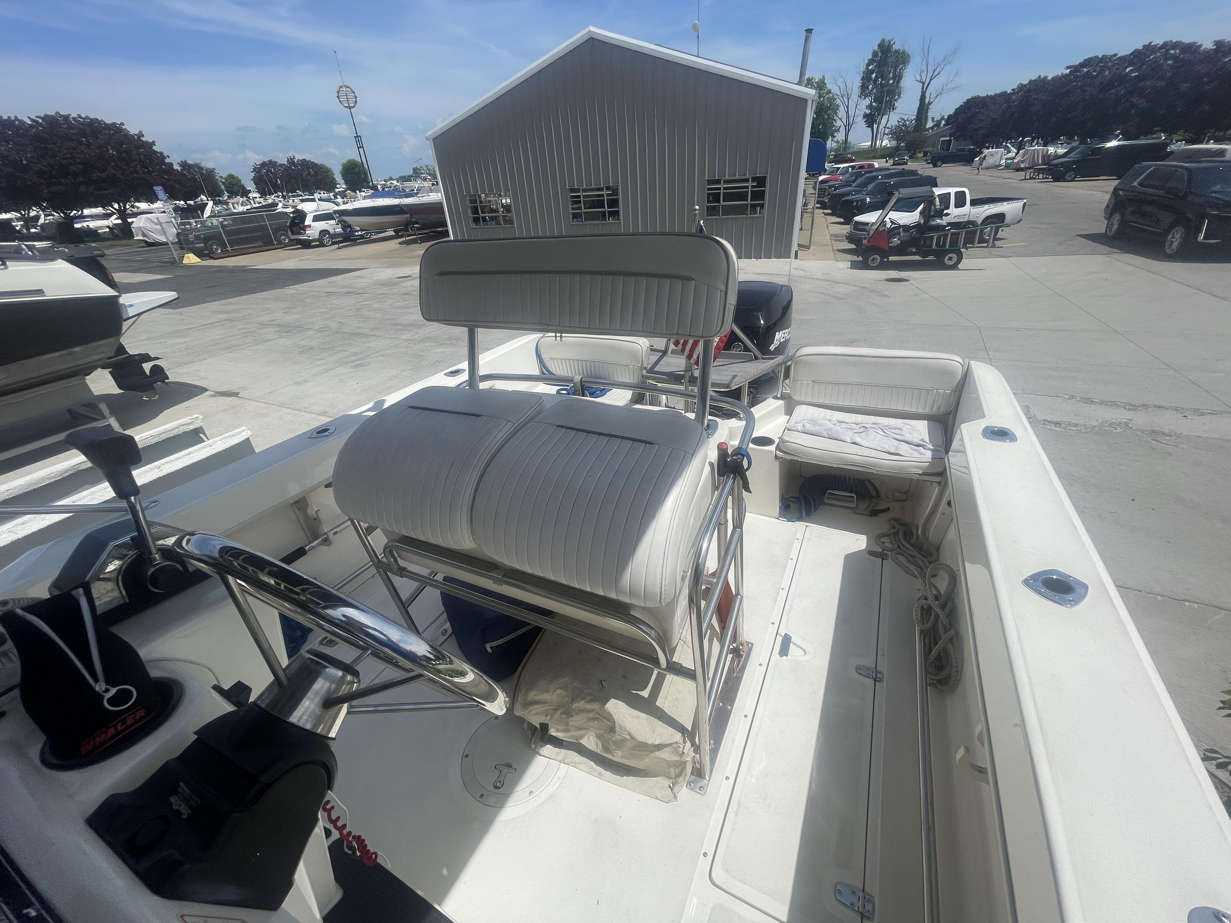 2000 Boston Whaler
                                                             21OUTRAGE Image Thumbnail #10