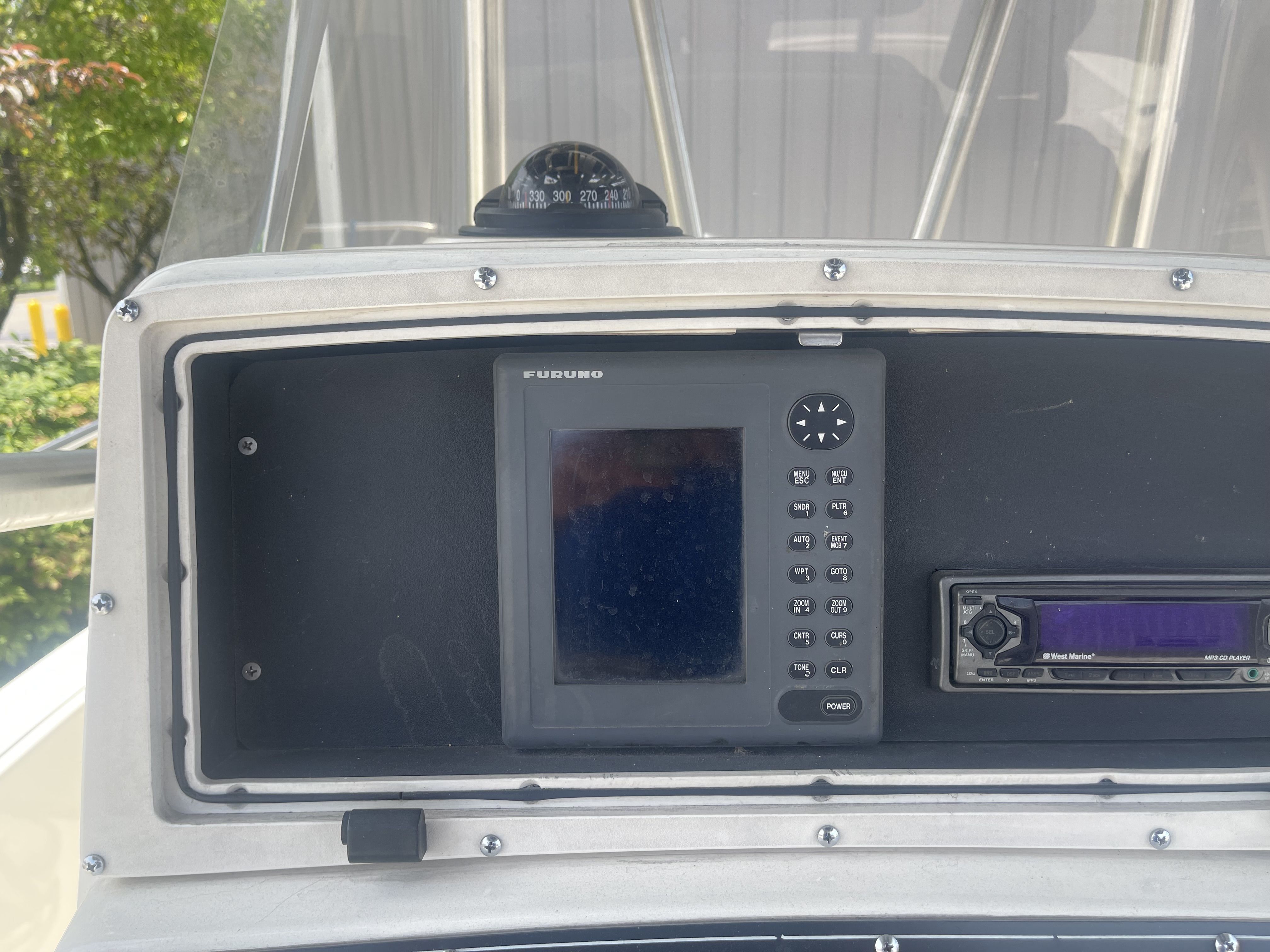 2000 Boston Whaler
                                                             21OUTRAGE Image Thumbnail #15