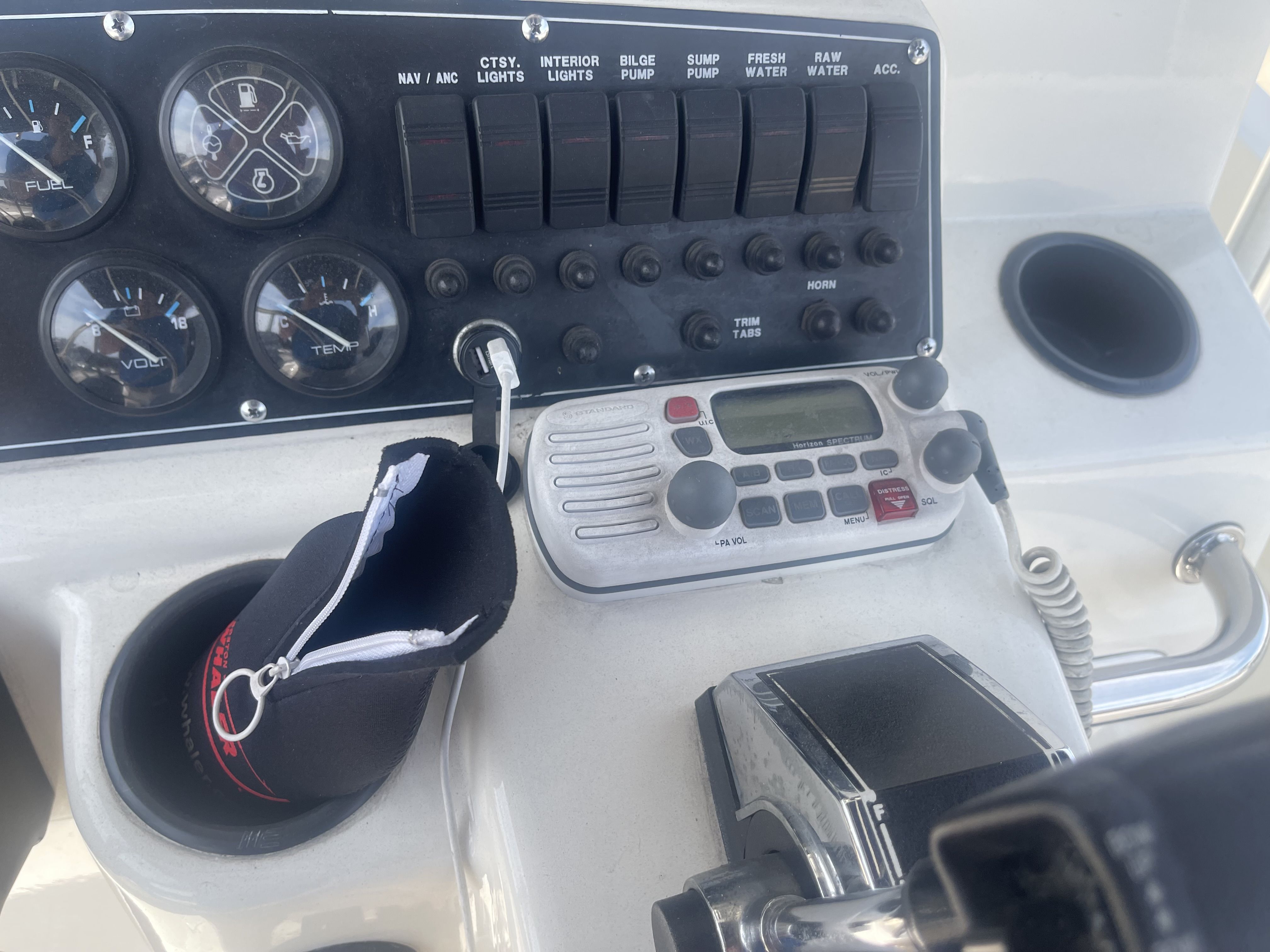 2000 Boston Whaler
                                                             21OUTRAGE Image Thumbnail #18