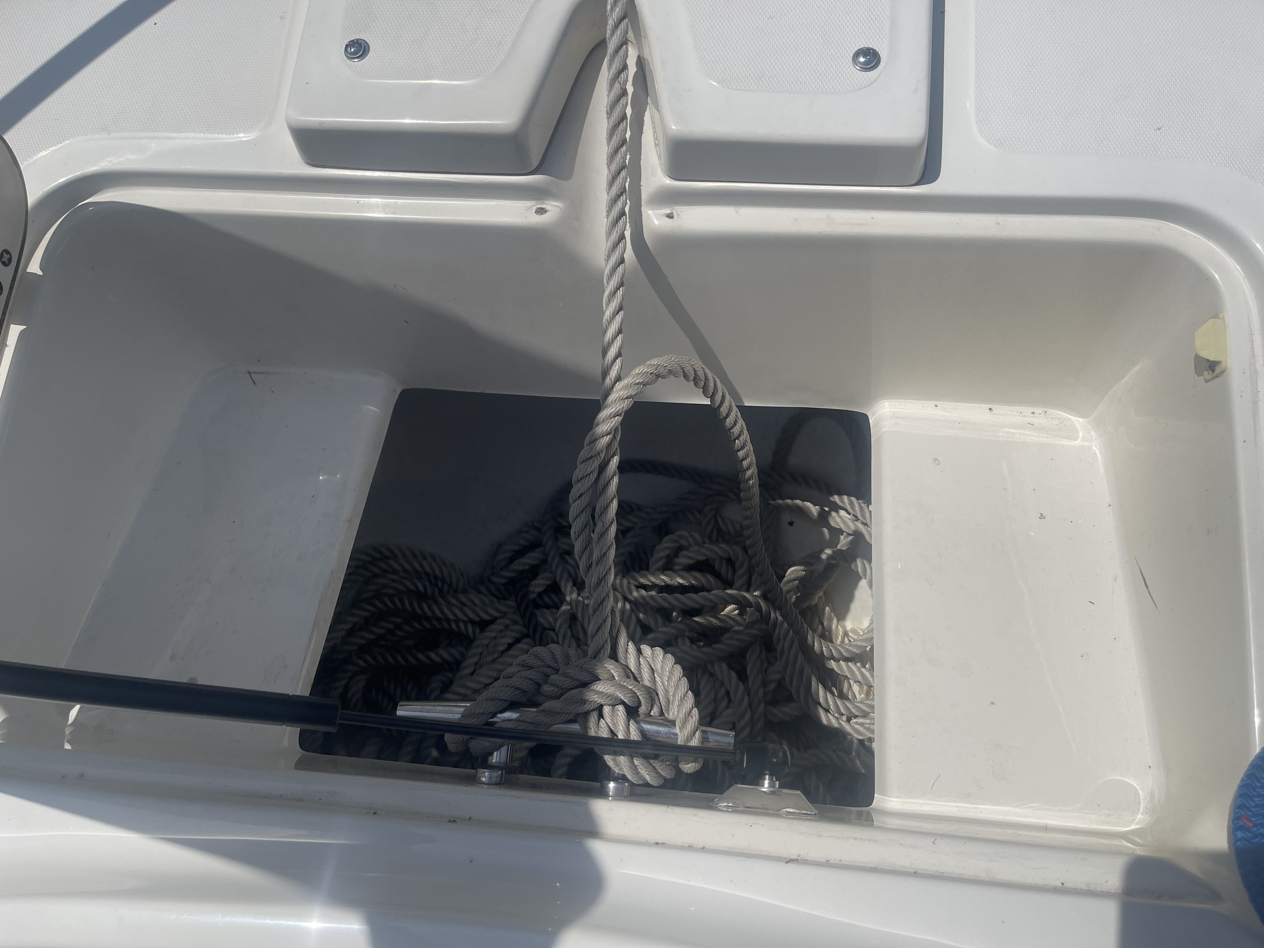 2000 Boston Whaler
                                                             21OUTRAGE Image Thumbnail #19