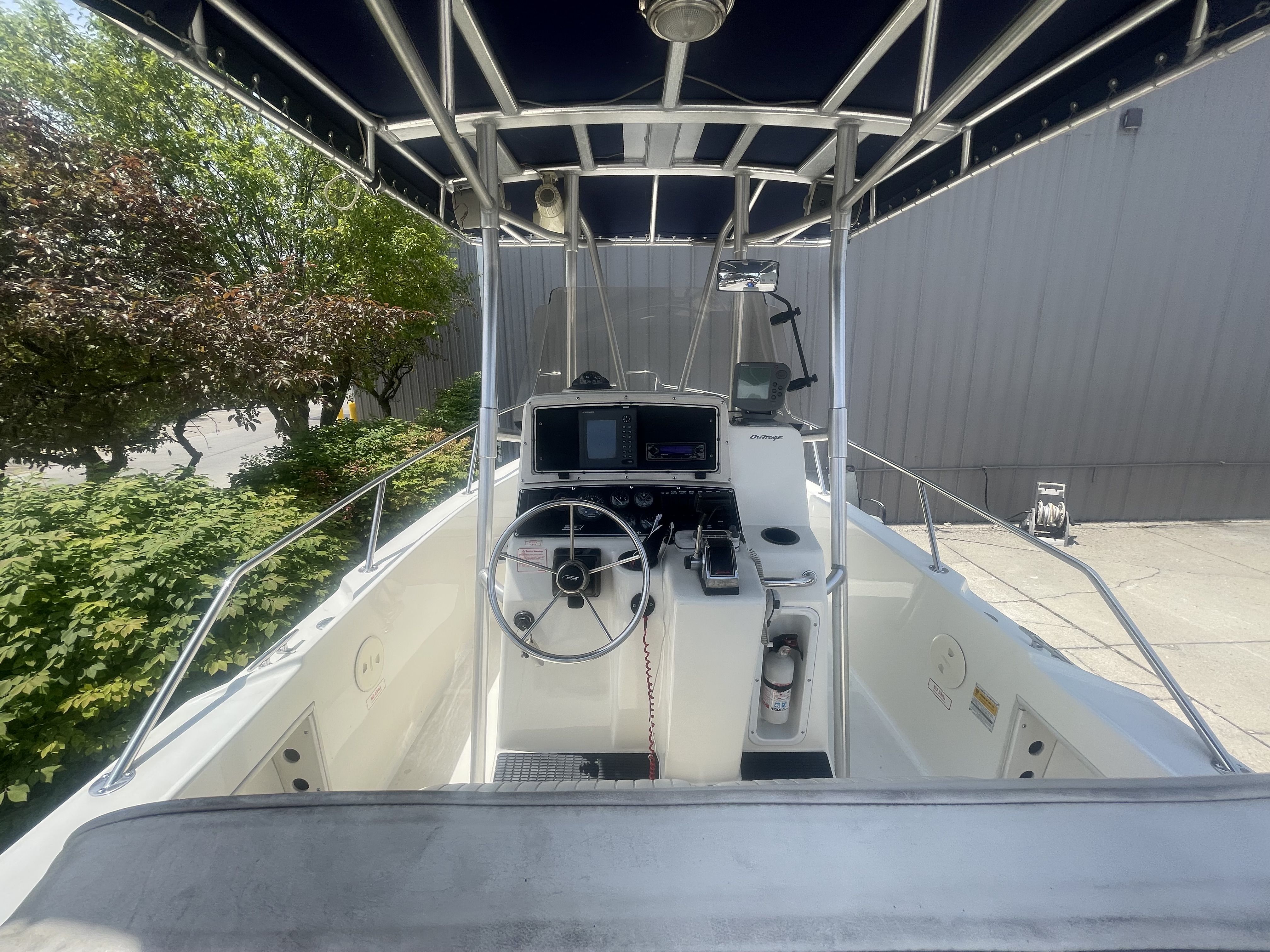 2000 Boston Whaler
                                                             21OUTRAGE Image Thumbnail #24