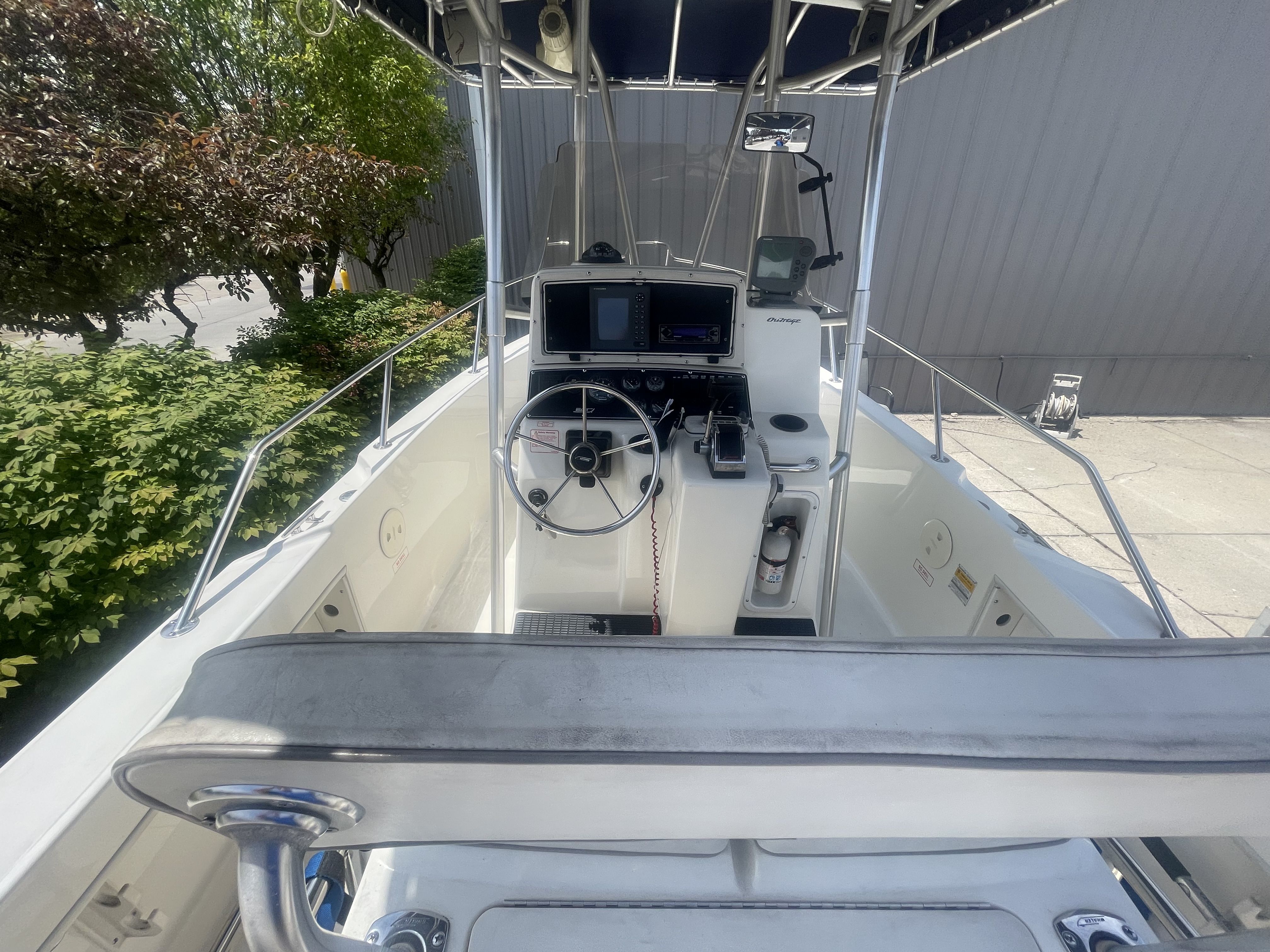 2000 Boston Whaler
                                                             21OUTRAGE Image Thumbnail #26