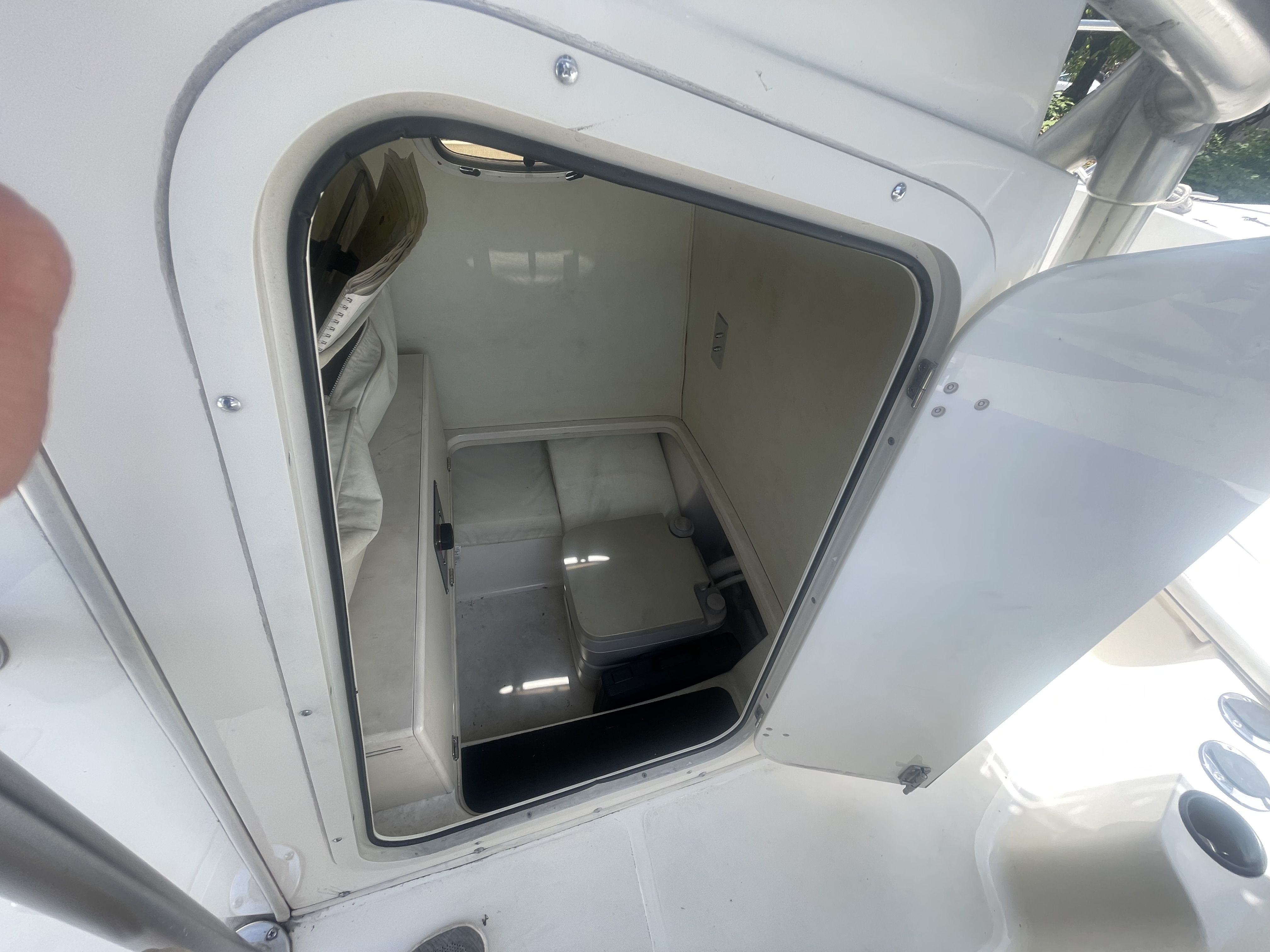 2000 Boston Whaler
                                                             21OUTRAGE Image Thumbnail #30