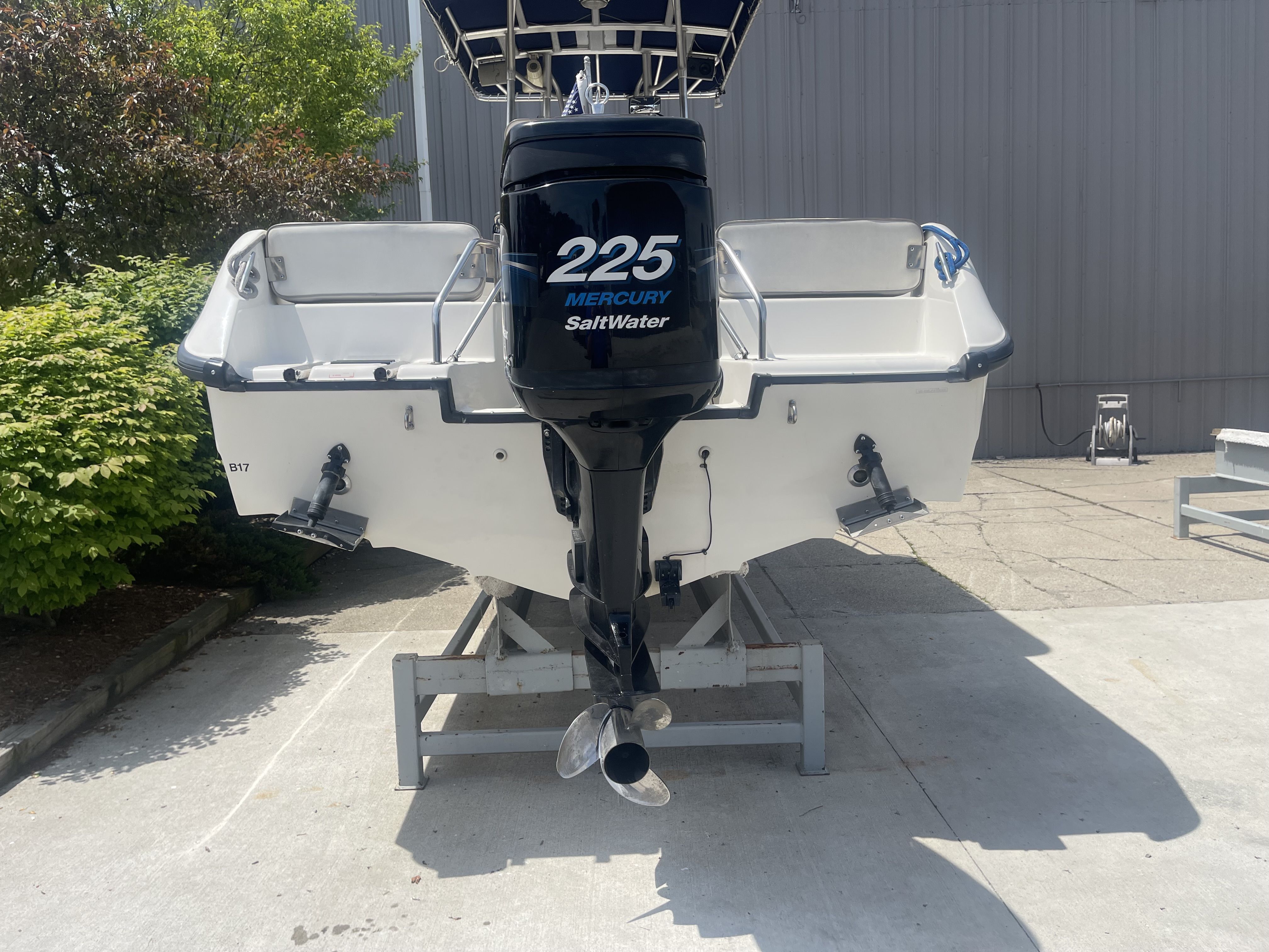 2000 Boston Whaler
                                                             21OUTRAGE Image Thumbnail #33