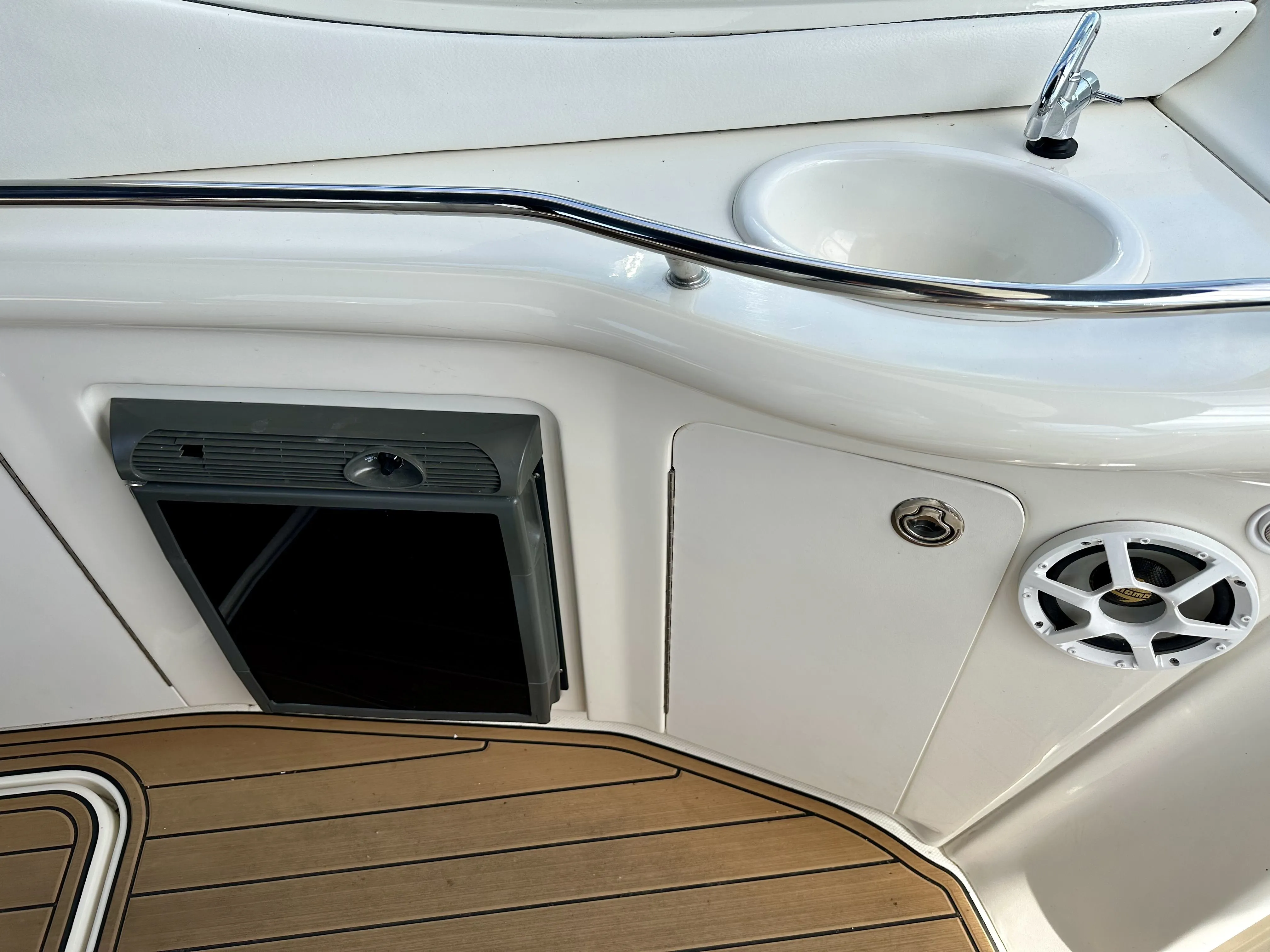 2006 Sea Ray 300 SUNDANCER Image Thumbnail #2