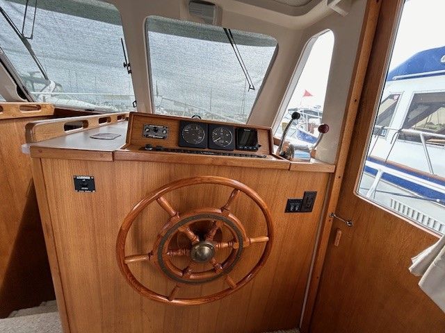 1997 Mainship 350 PT Image Thumbnail #17