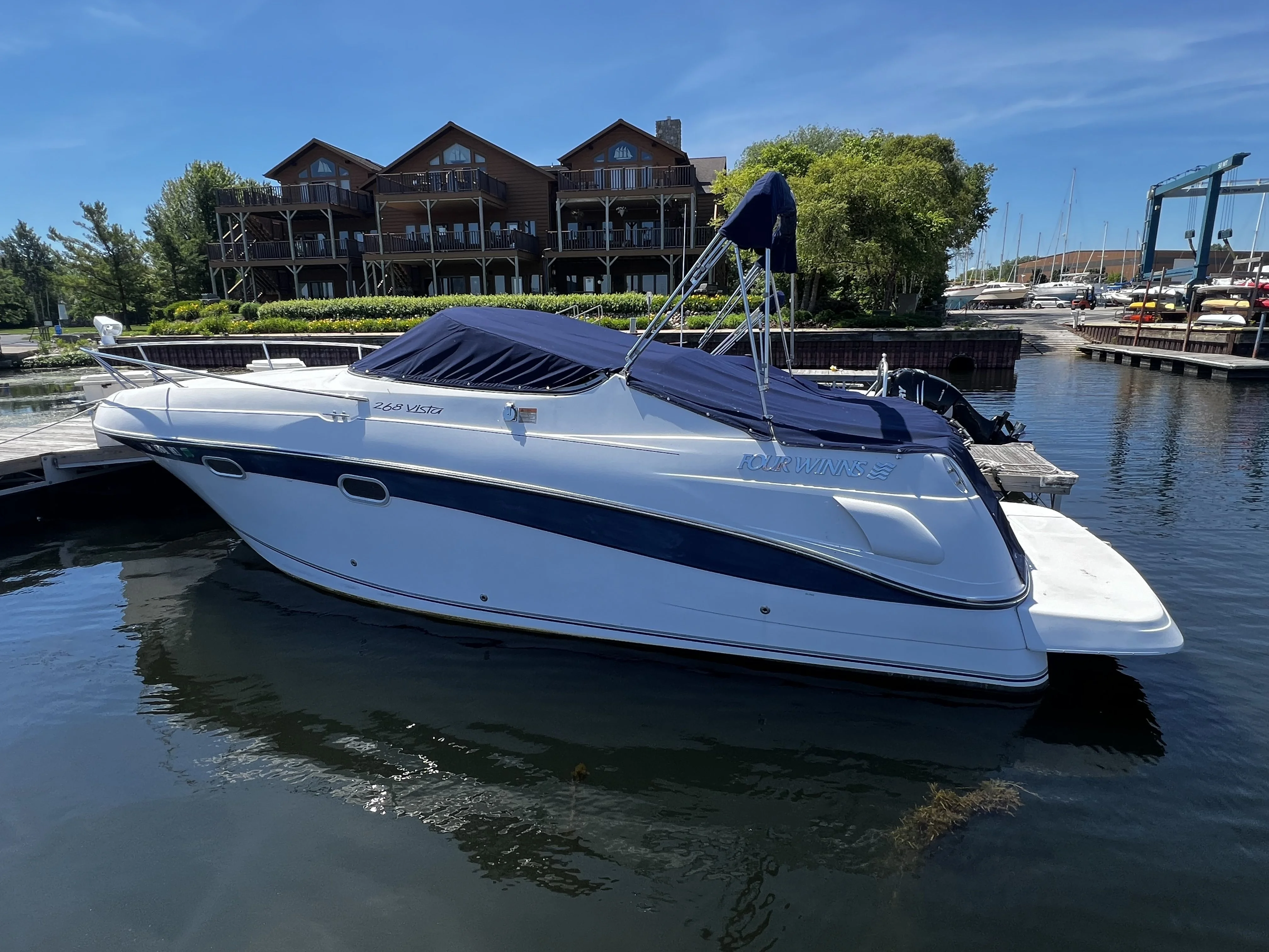 2001 Four Winns 268 VISTA Image Thumbnail #2