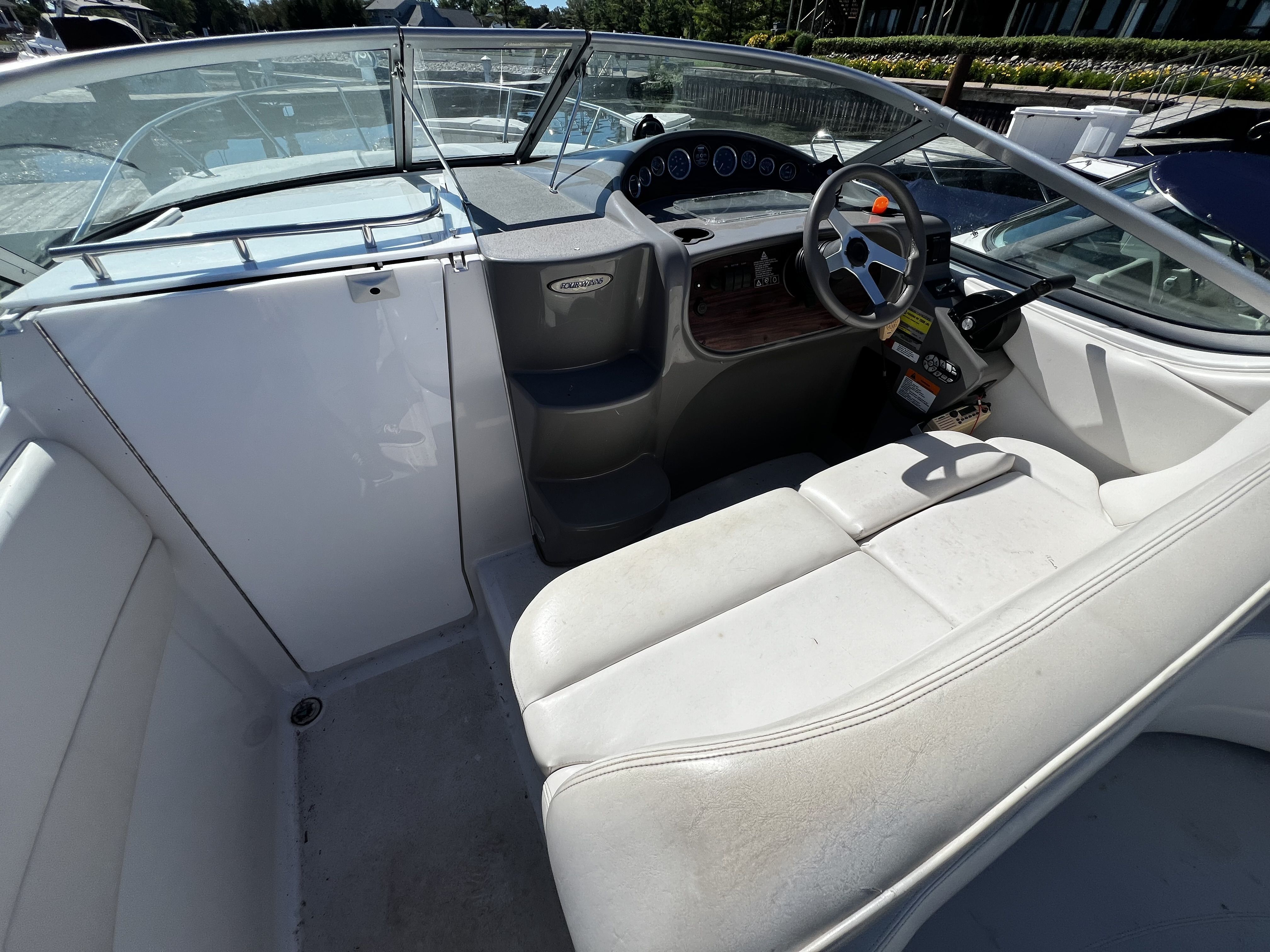 2001 Four Winns 268 VISTA Image Thumbnail #6