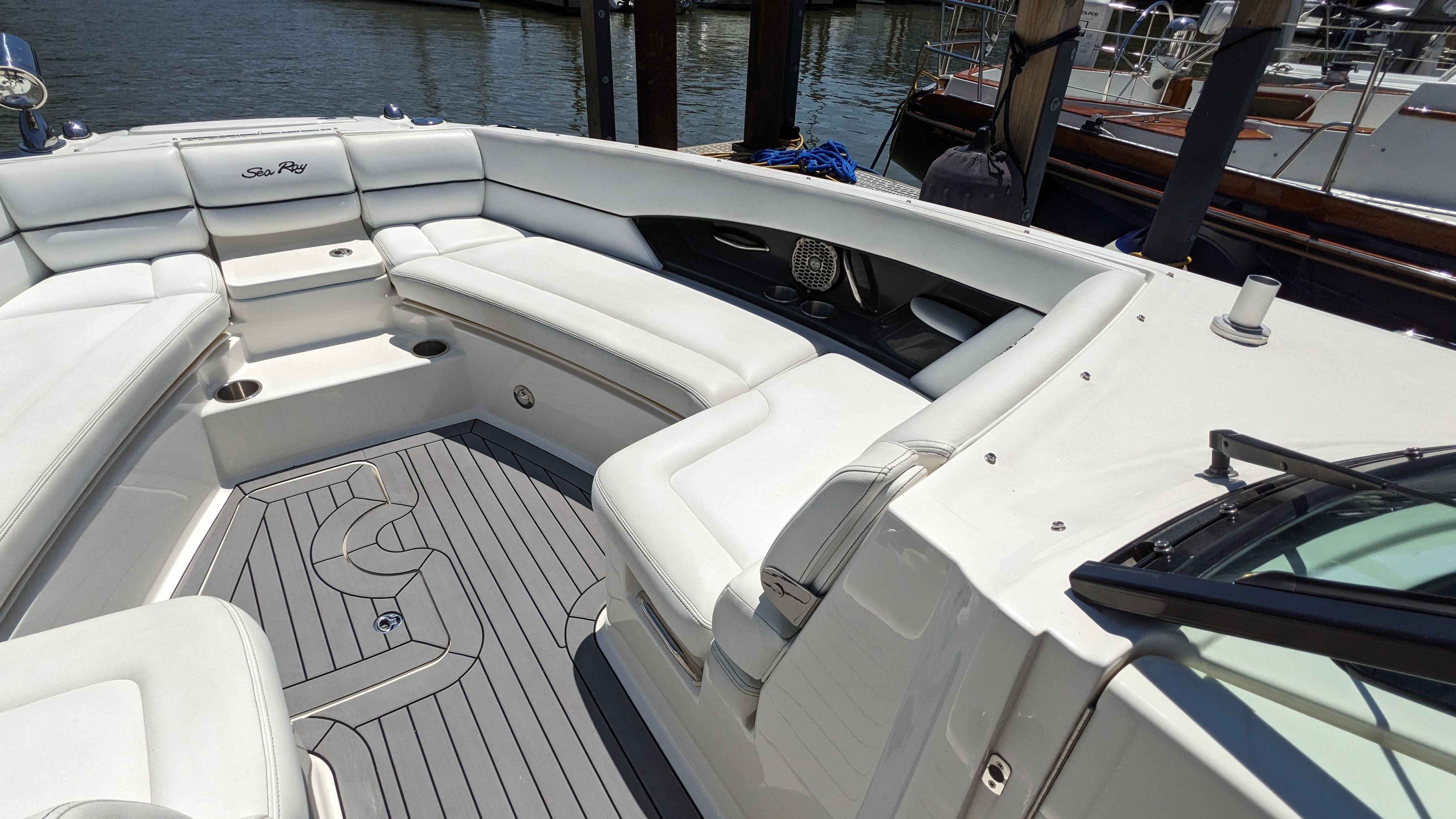 2015 Sea Ray
                                                             350 SLX Image Thumbnail #6