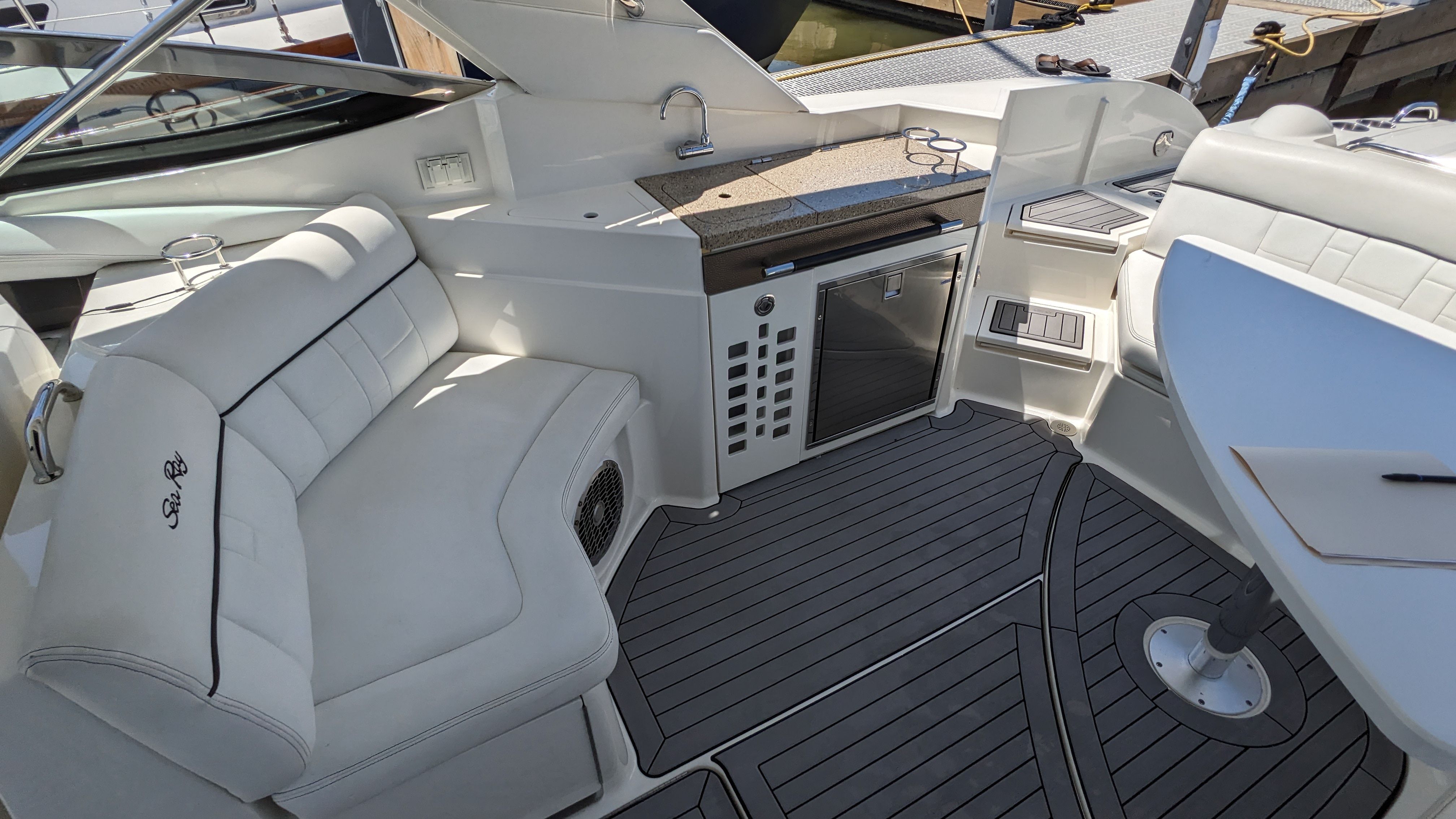 2015 Sea Ray
                                                             350 SLX Image Thumbnail #17