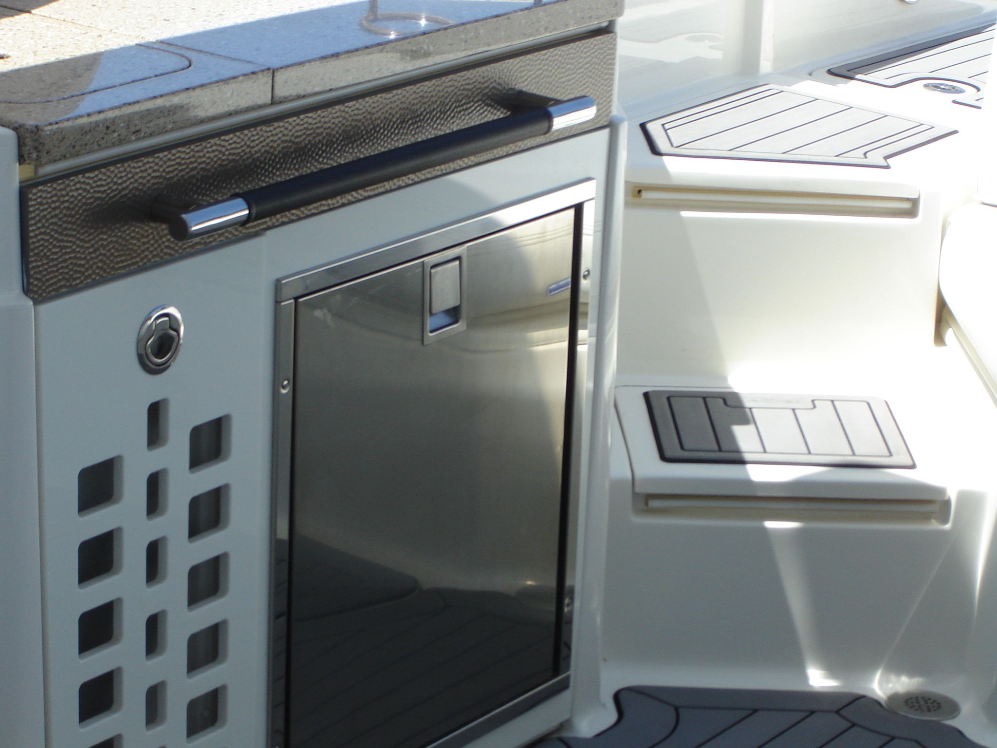 2015 Sea Ray
                                                             350 SLX Image Thumbnail #25