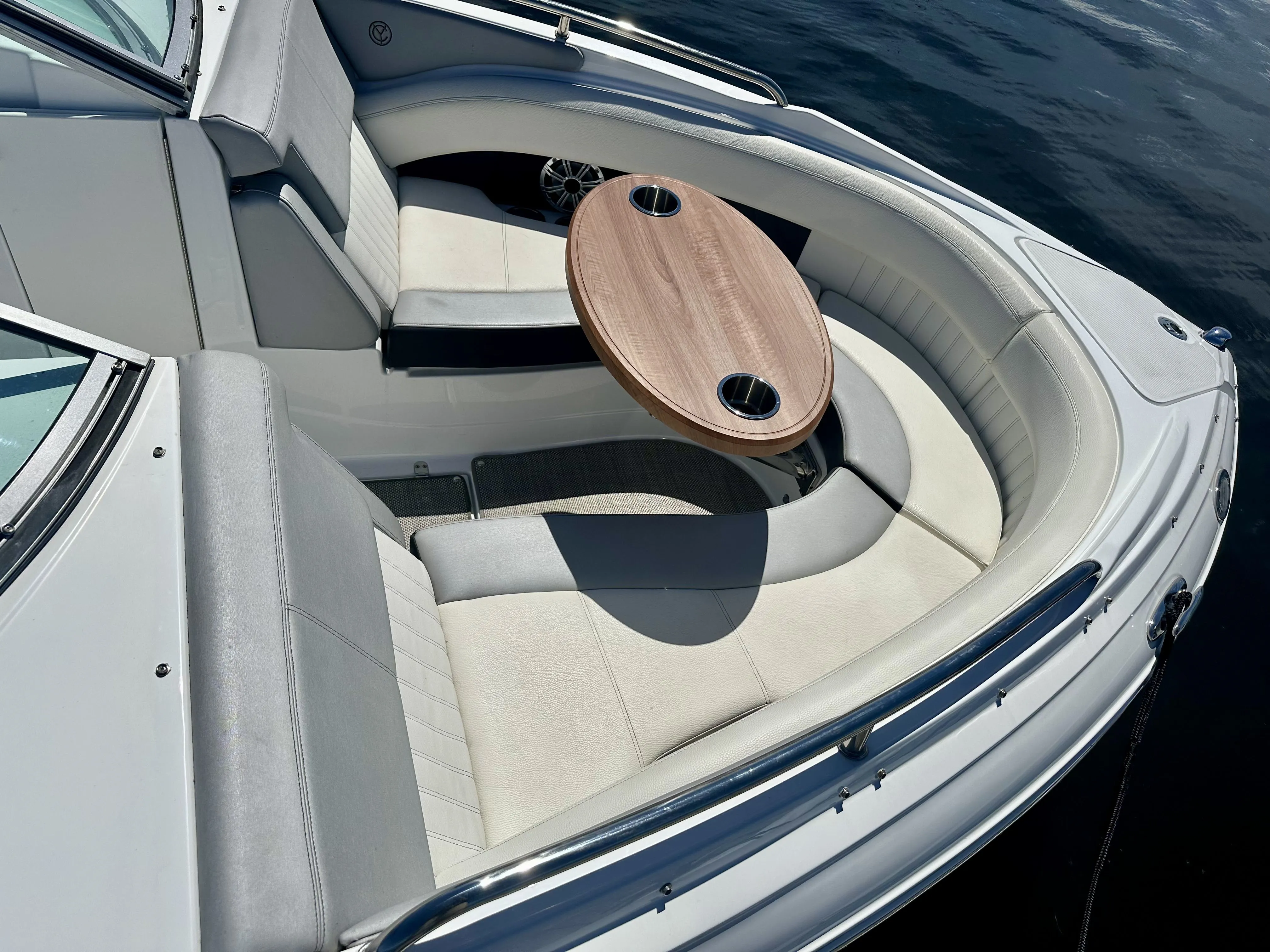 2017 Cruisers Yachts 238SS Image Thumbnail #3