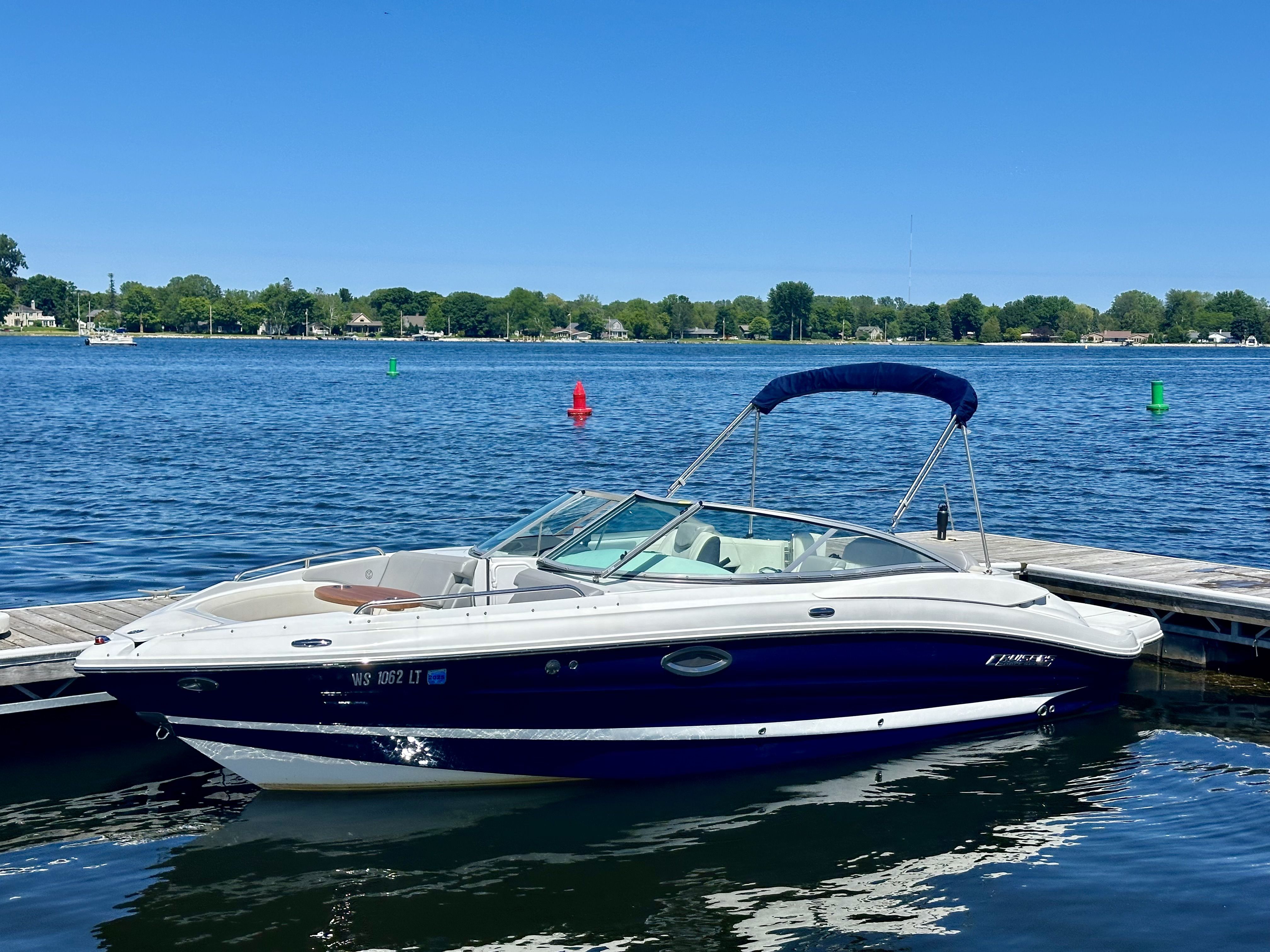 2017 Cruisers Yachts 238SS Image Thumbnail #2