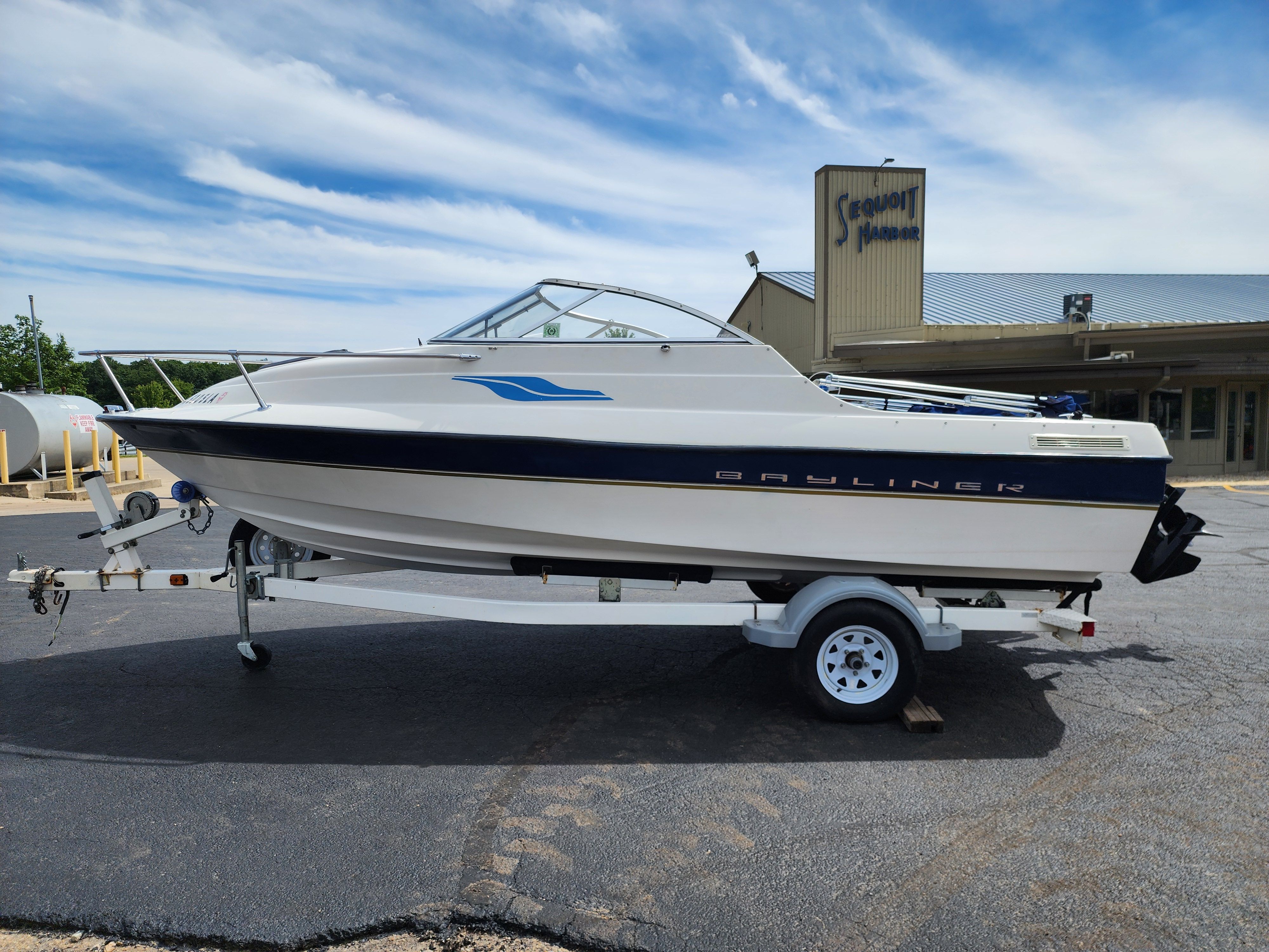 2003 Bayliner
                                                             192 CUDDY Image Thumbnail #1