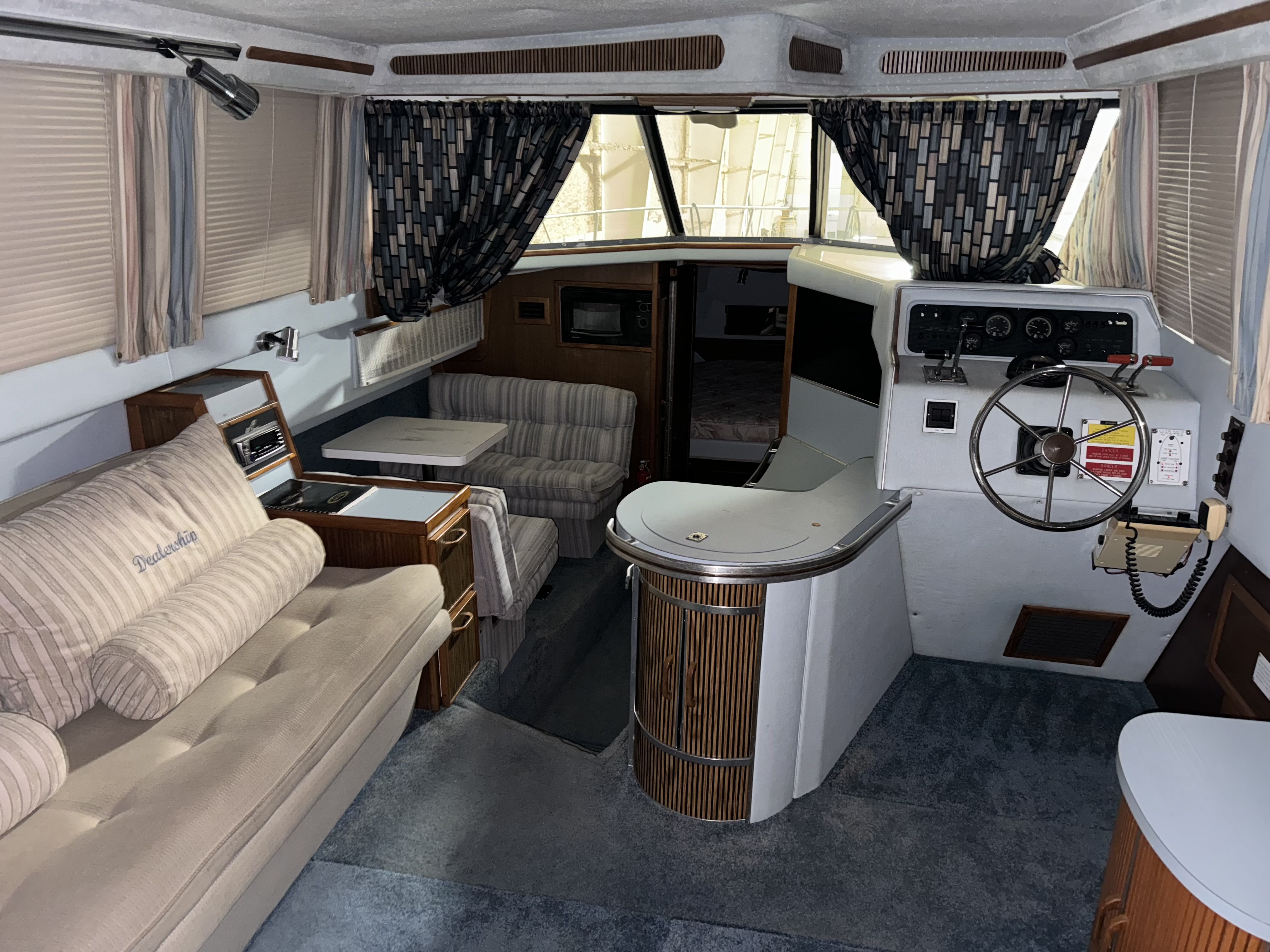 1987 Sea Ray
                                                             340 SEDANBRIDGE Image Thumbnail #4