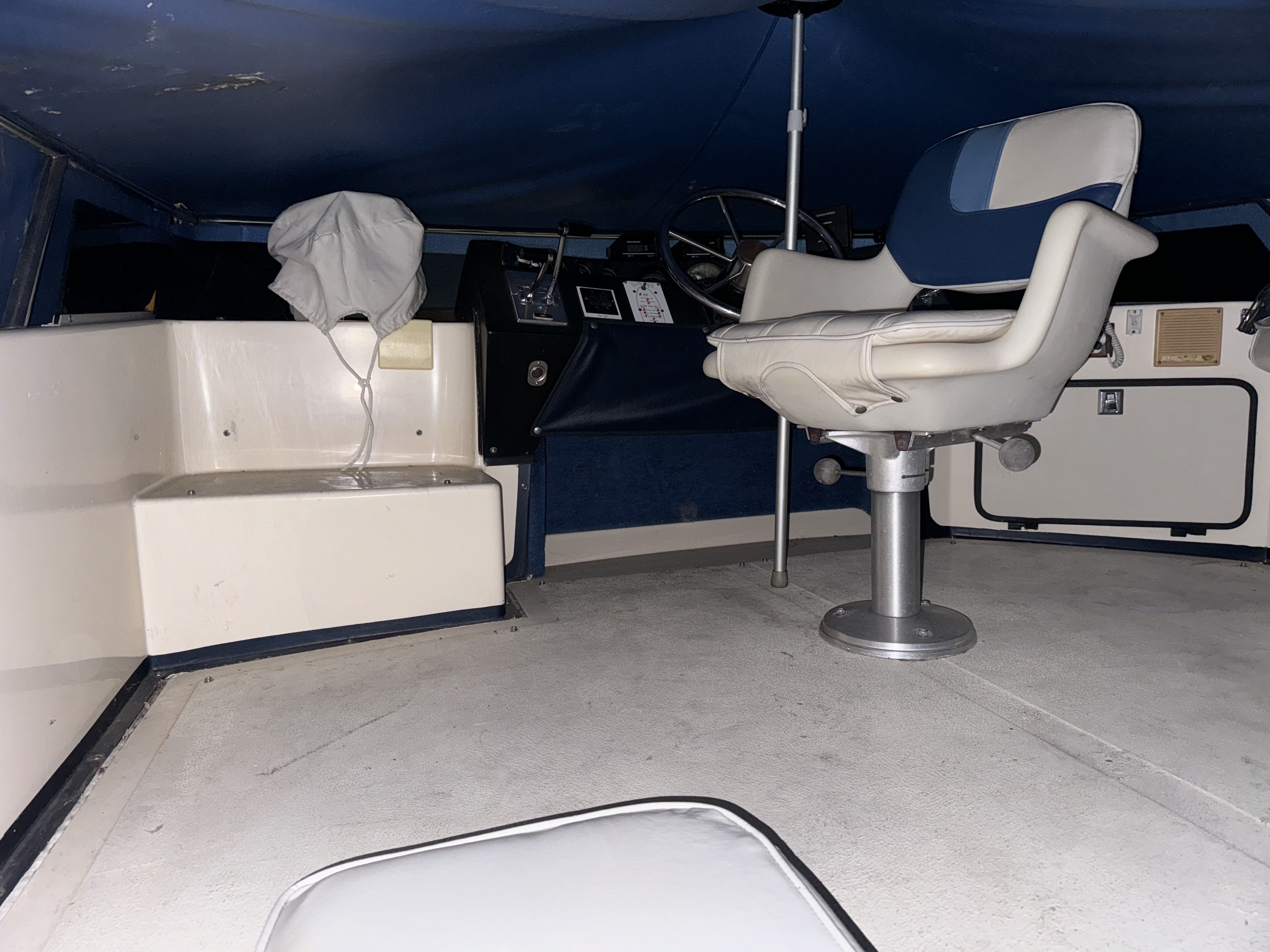 1987 Sea Ray
                                                             340 SEDANBRIDGE Image Thumbnail #12