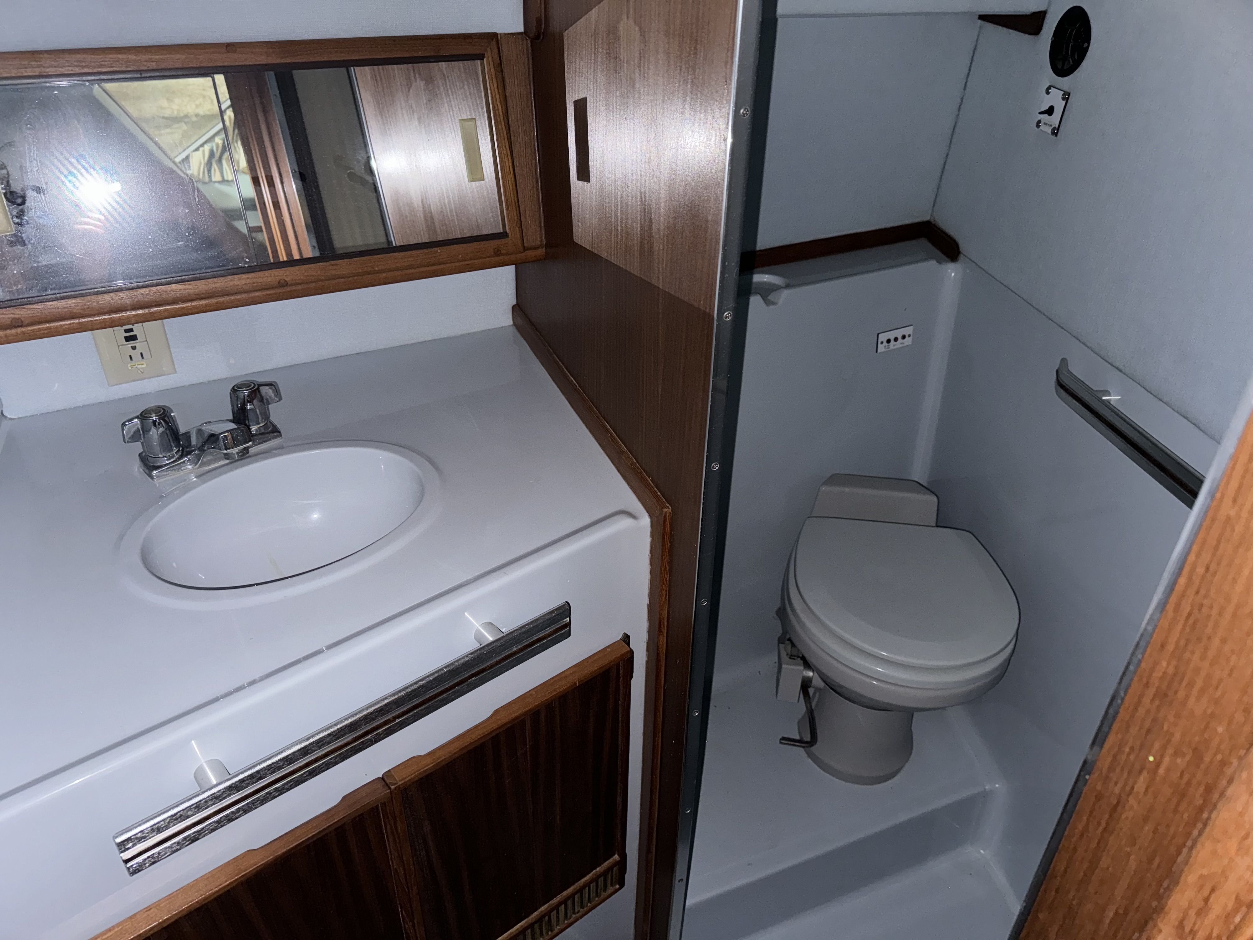 1987 Sea Ray 340 SEDANBRIDGE Image Thumbnail #8