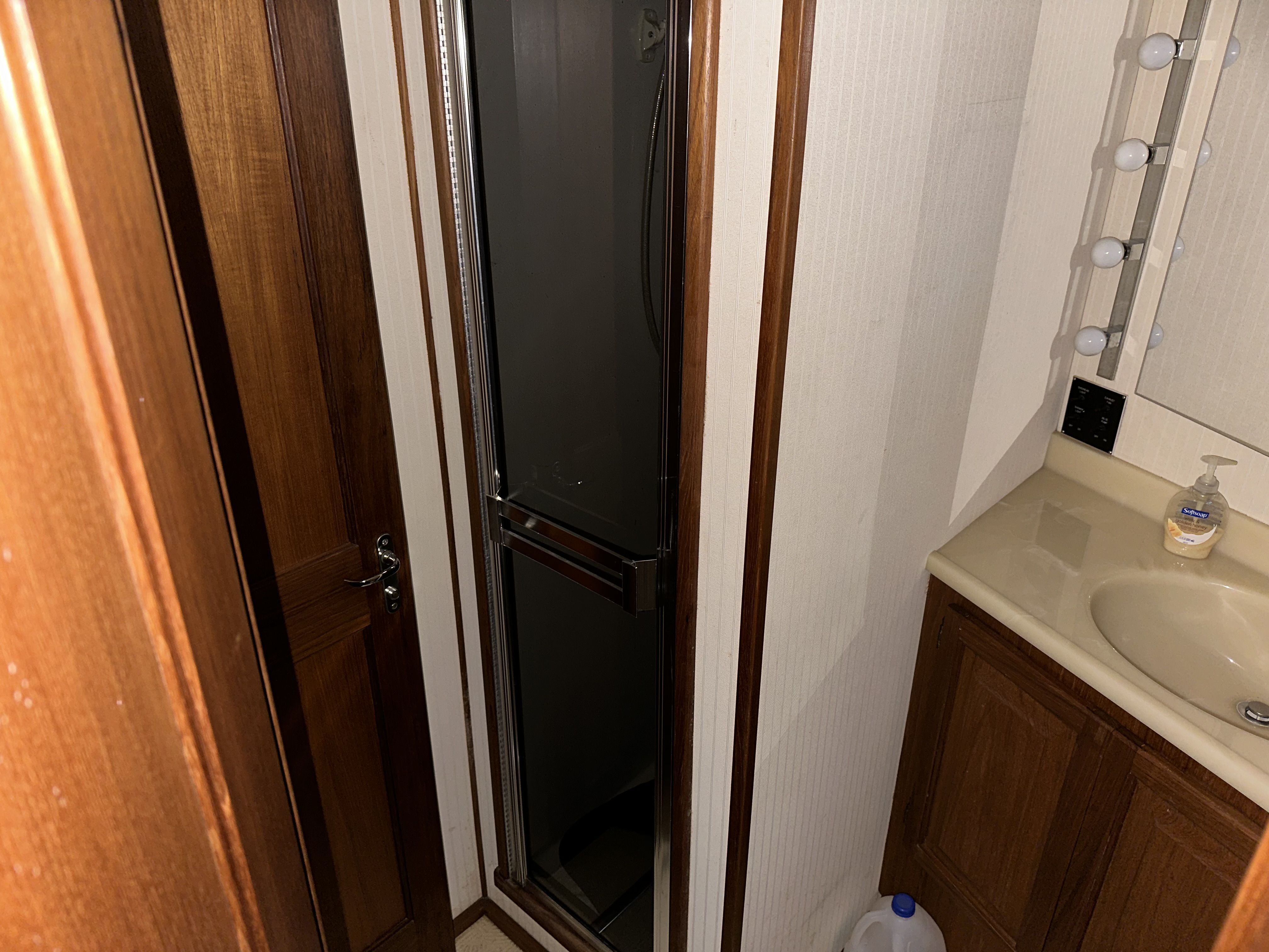 1988 Viking 41 Image Thumbnail #31