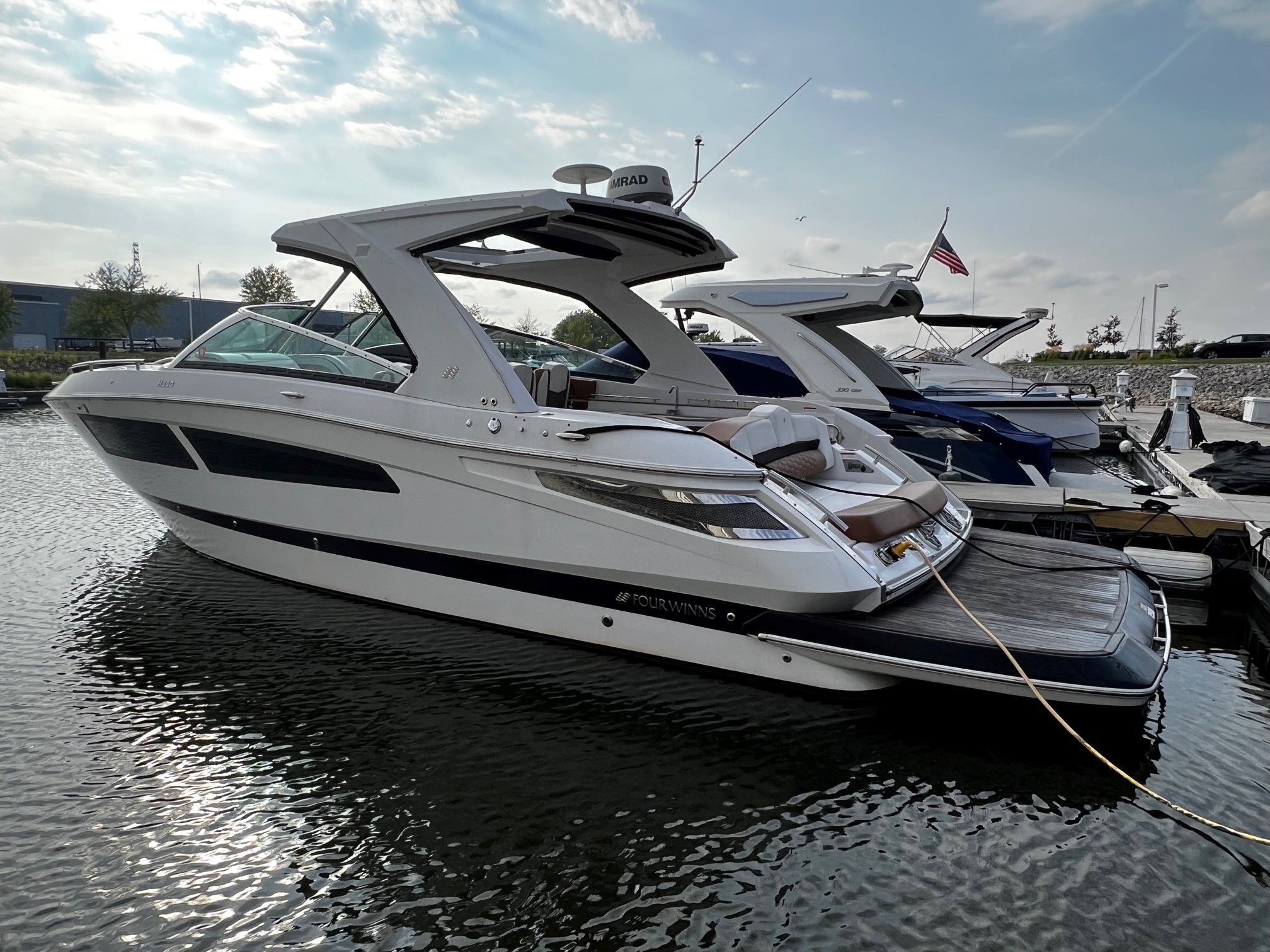 2018 Four Winns
                                                             350 HORIZON Image Thumbnail #2
