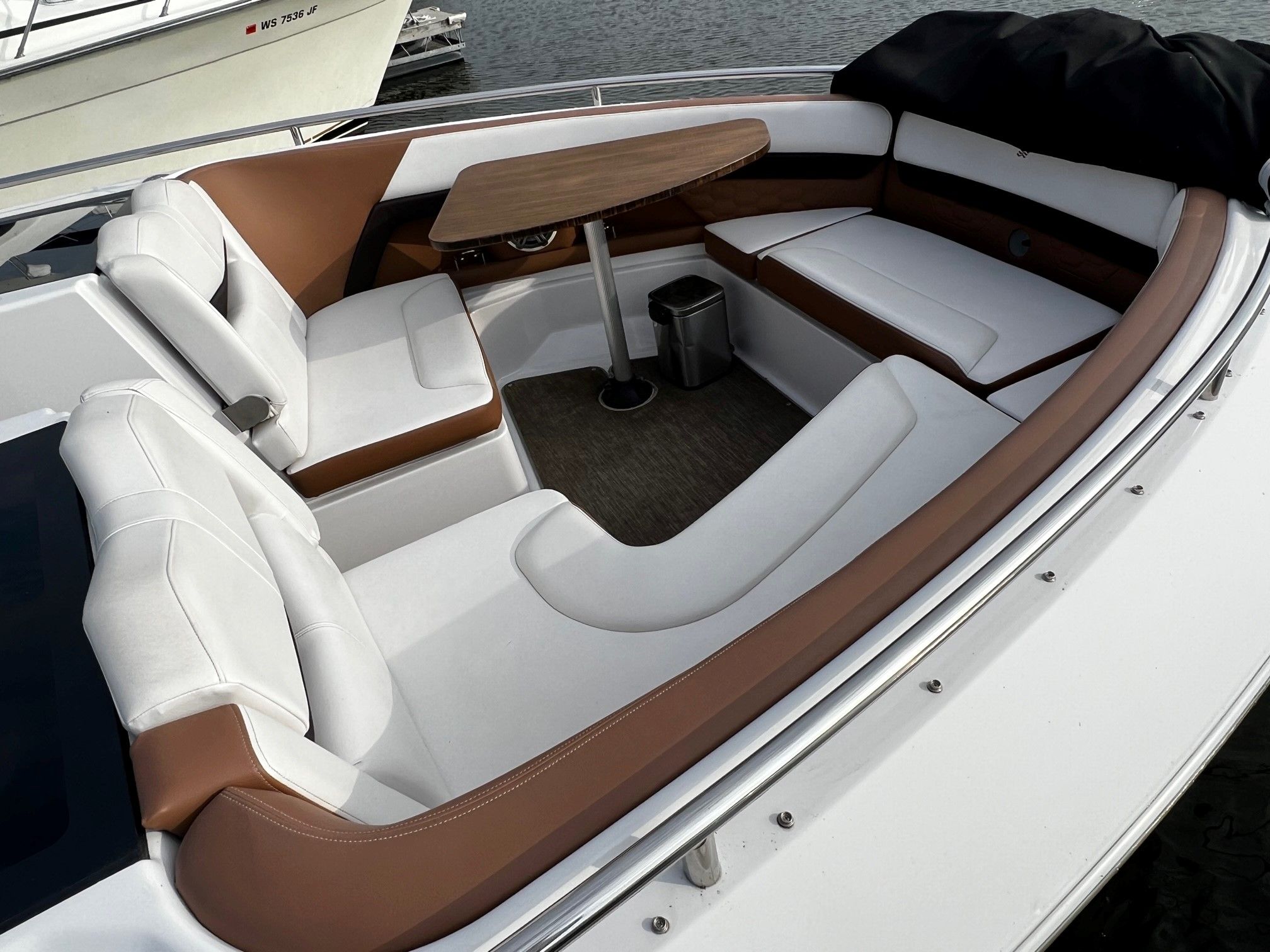 2018 Four Winns
                                                             350 HORIZON Image Thumbnail #13