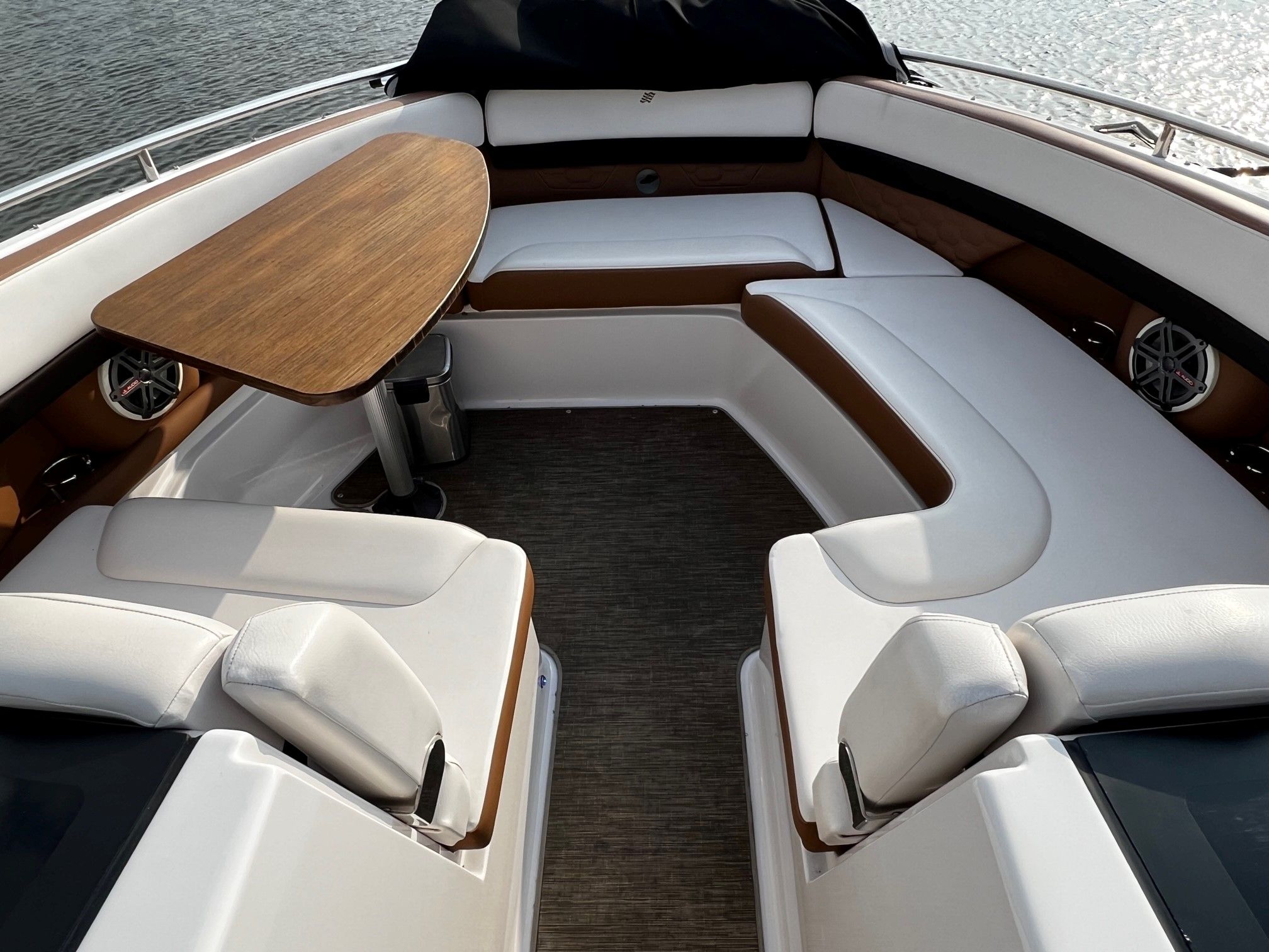 2018 Four Winns
                                                             350 HORIZON Image Thumbnail #14
