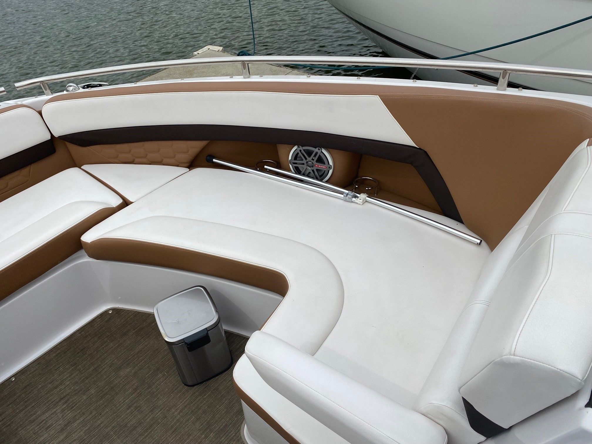 2018 Four Winns
                                                             350 HORIZON Image Thumbnail #15