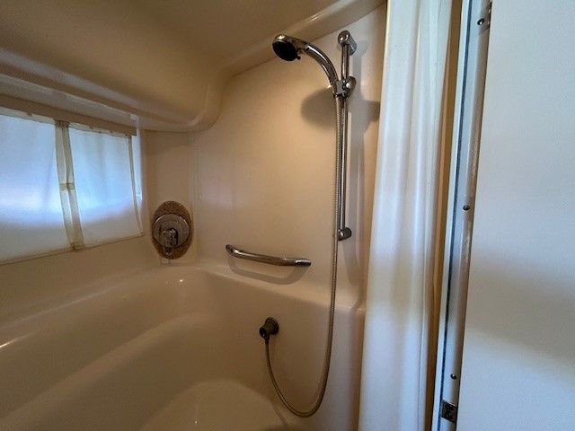 2003 Sea Ray
                                                             420 SUNDANCER Image Thumbnail #16
