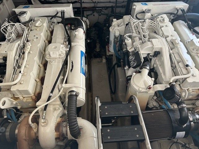 2003 Sea Ray
                                                             420 SUNDANCER Image Thumbnail #20
