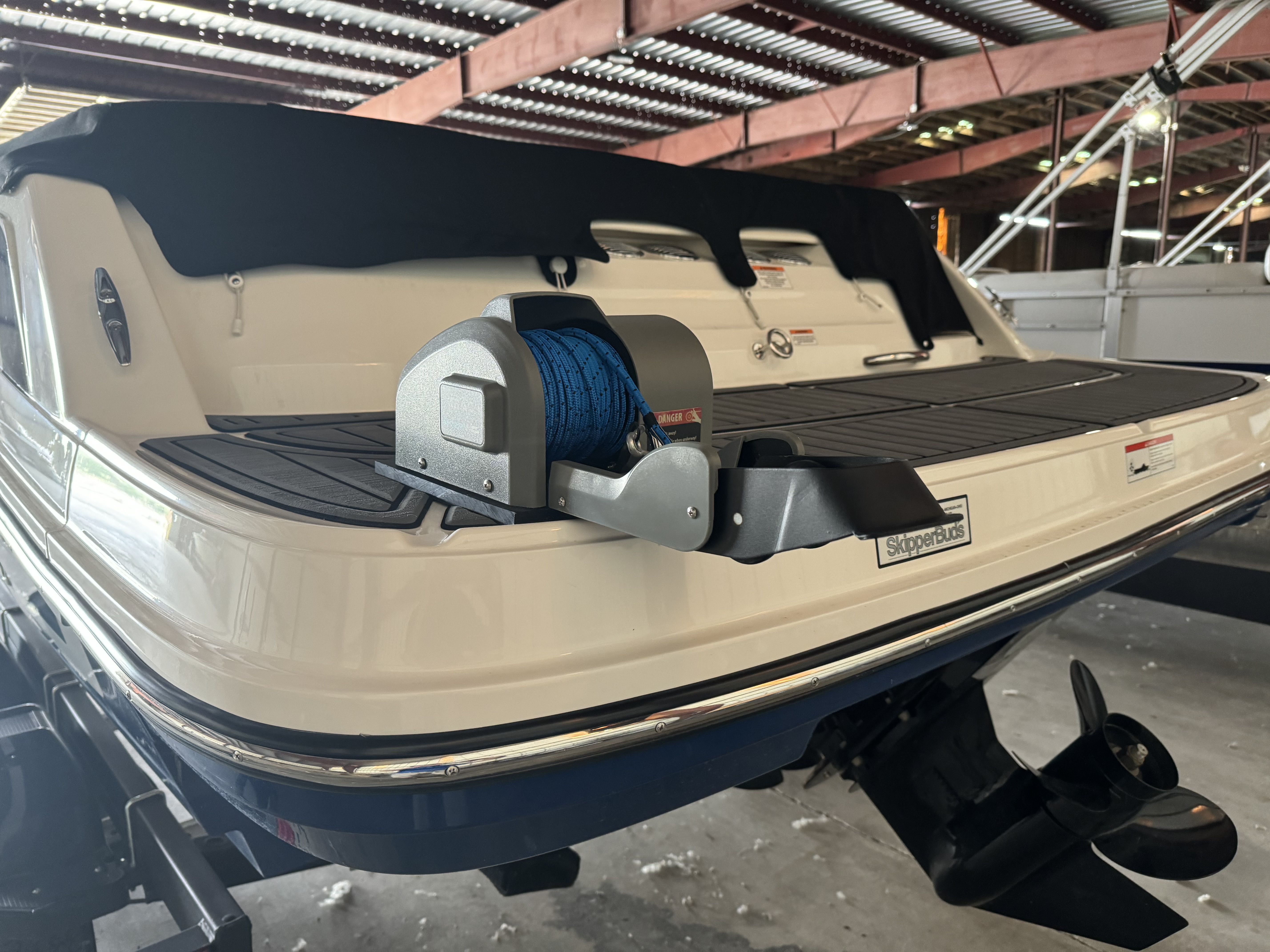 2021 Bayliner
                                                             VR6 Bowrider I/O Image Thumbnail #8