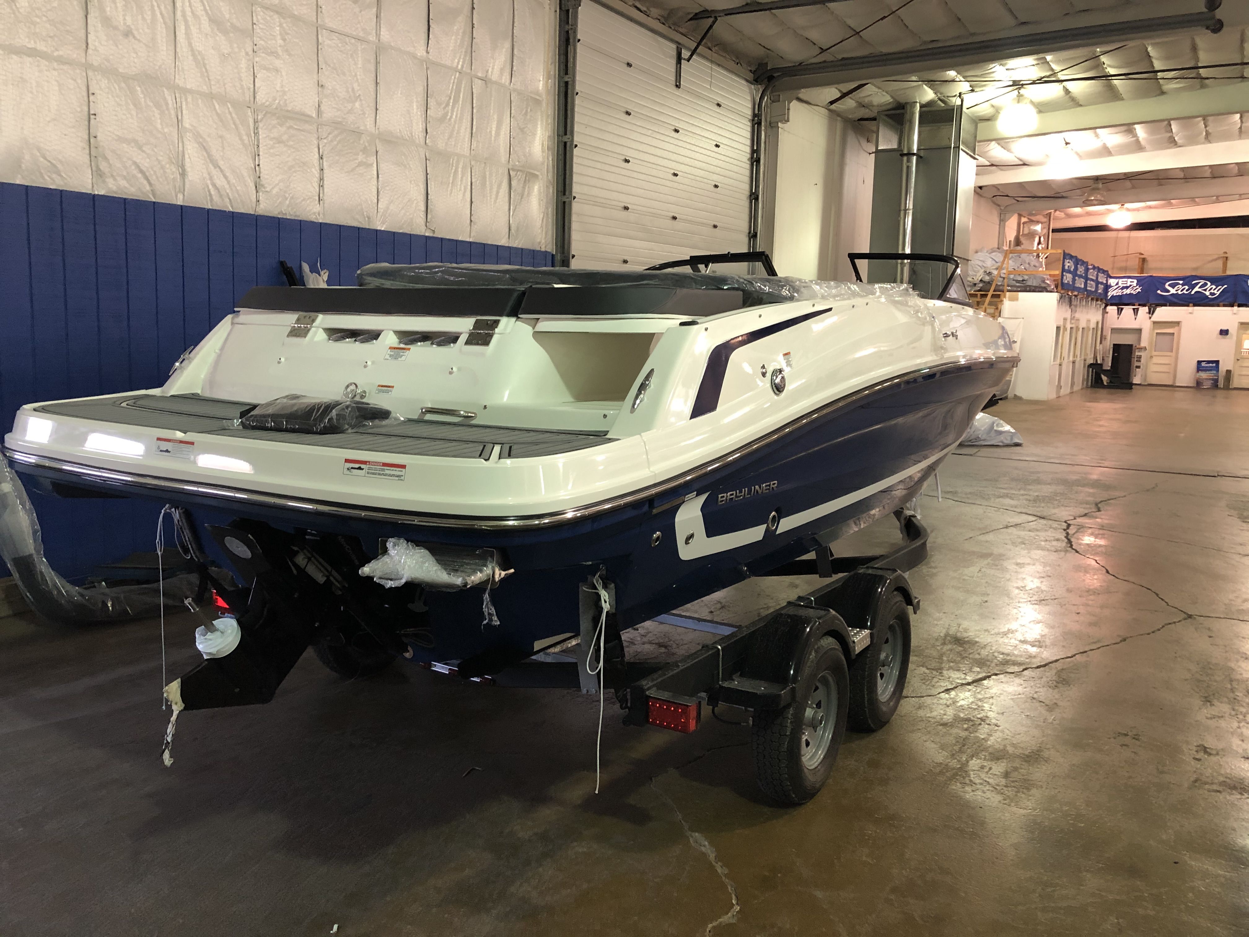 2021 Bayliner
                                                             VR6 Bowrider I/O Image Thumbnail #9