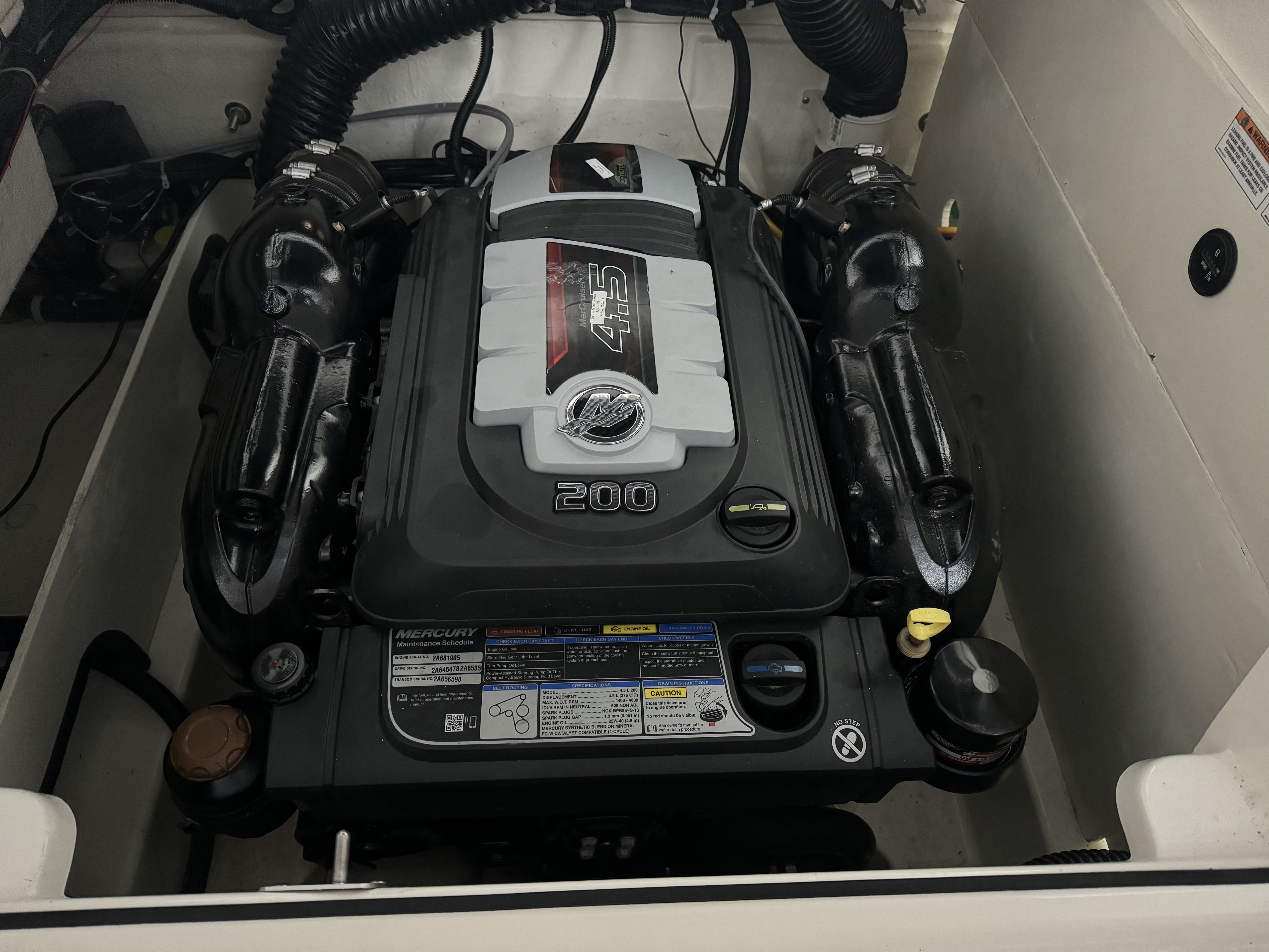 2021 Bayliner
                                                             VR6 Bowrider I/O Image Thumbnail #11