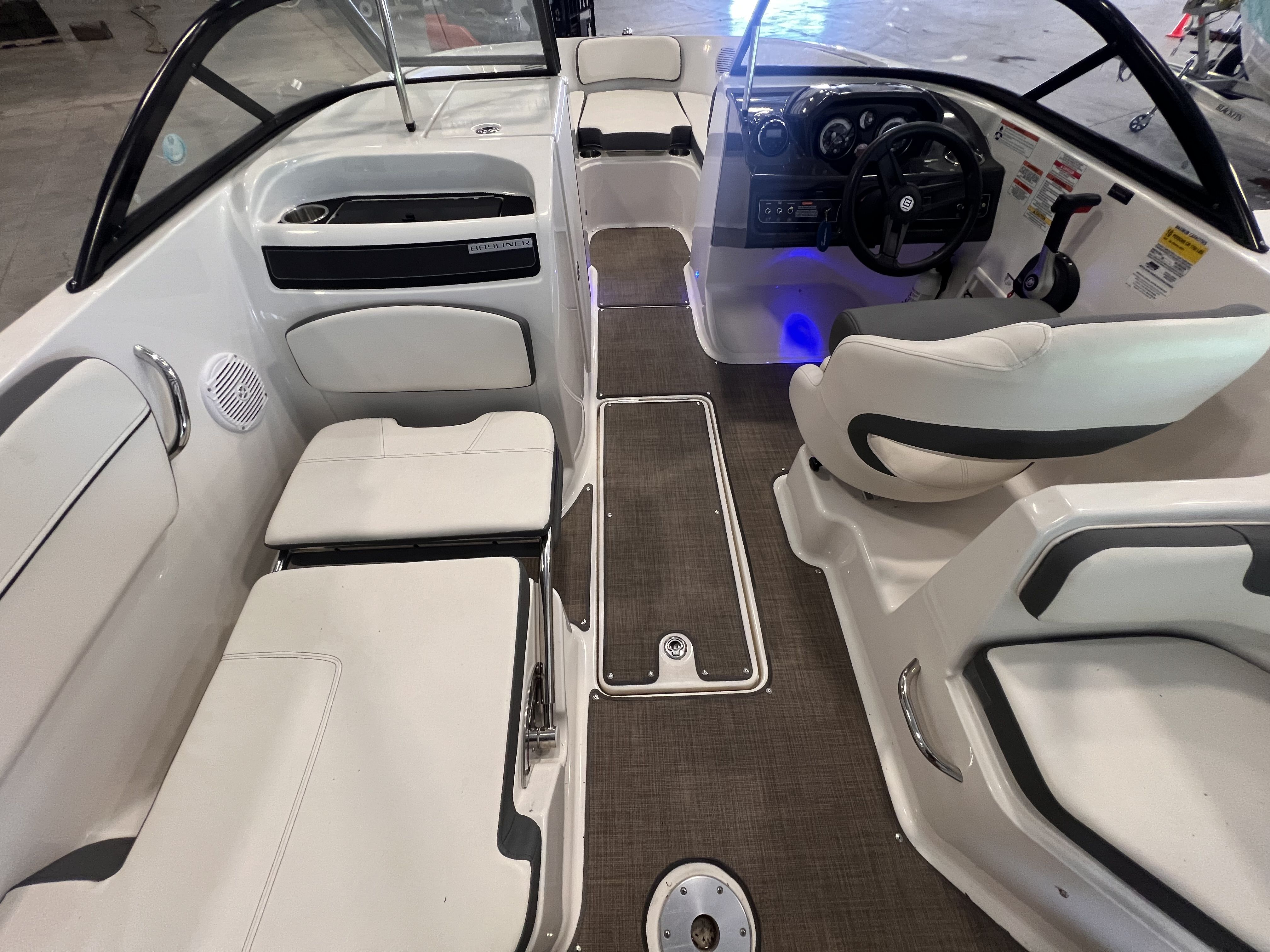 2018 Bayliner
                                                             VR6 Image Thumbnail #8