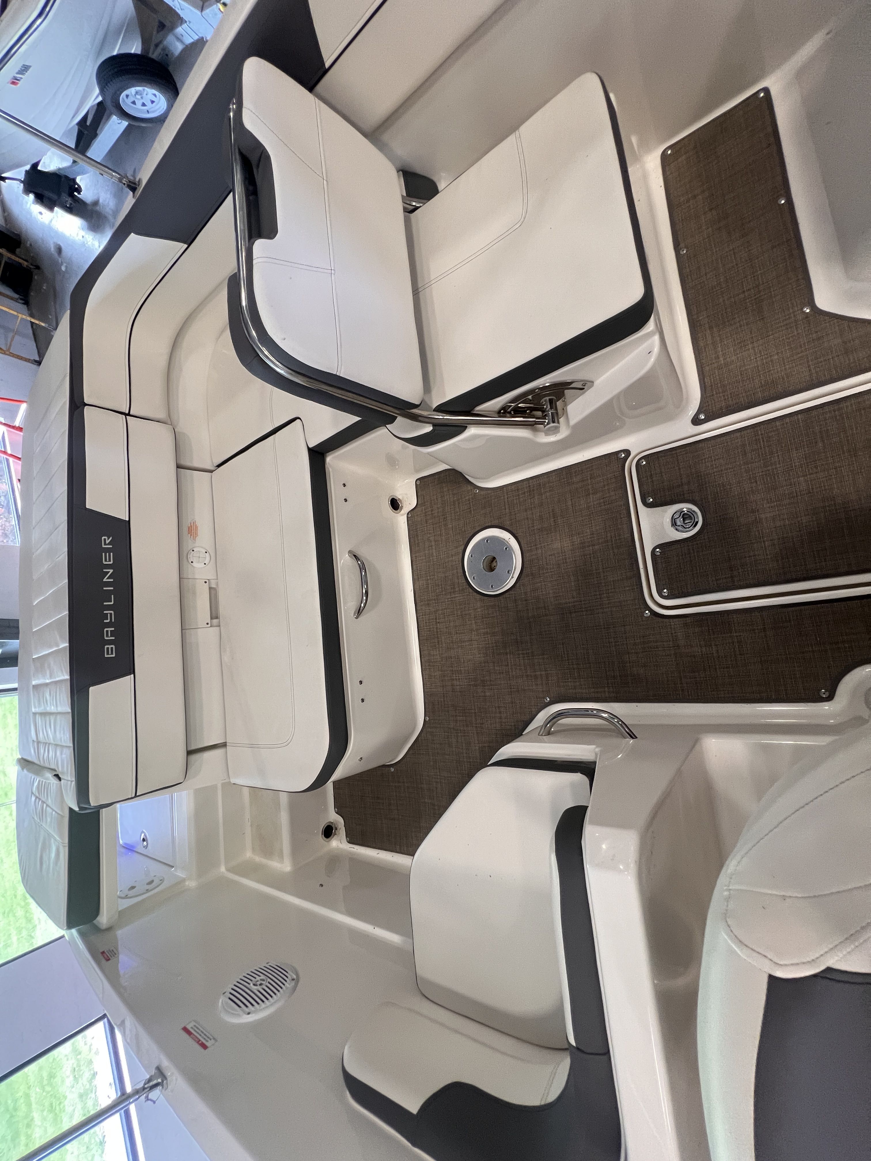 2018 Bayliner
                                                             VR6 Image Thumbnail #10