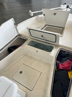 2022 Ranger 2360 BAY Image Thumbnail #13