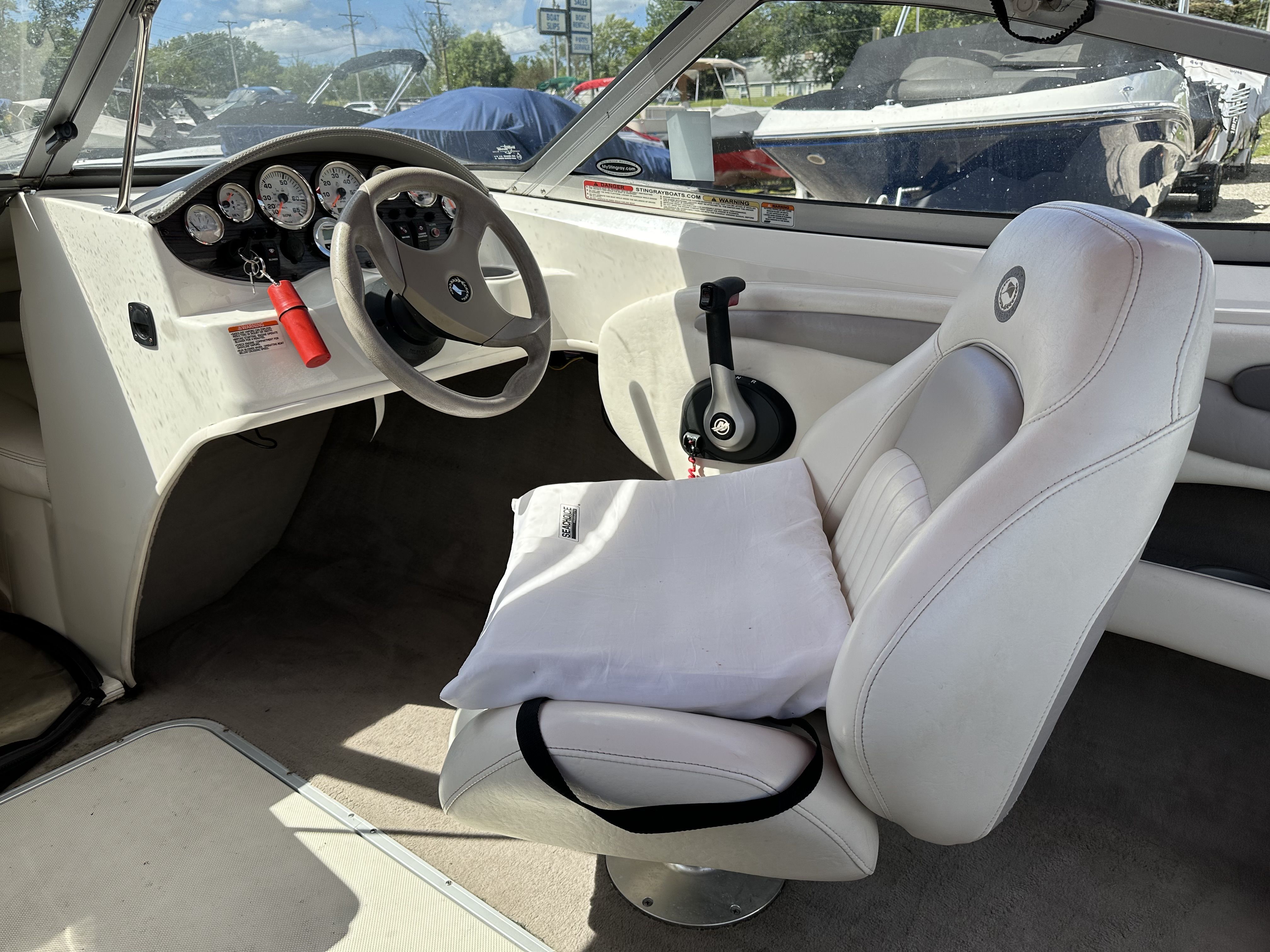 2011 Stingray 185LS Image Thumbnail #11