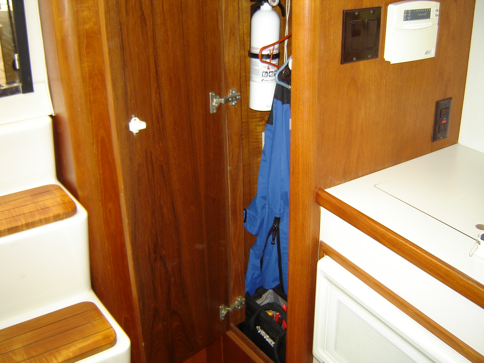 1997 Tiara Yachts 3500 EXPRESS Image Thumbnail #17