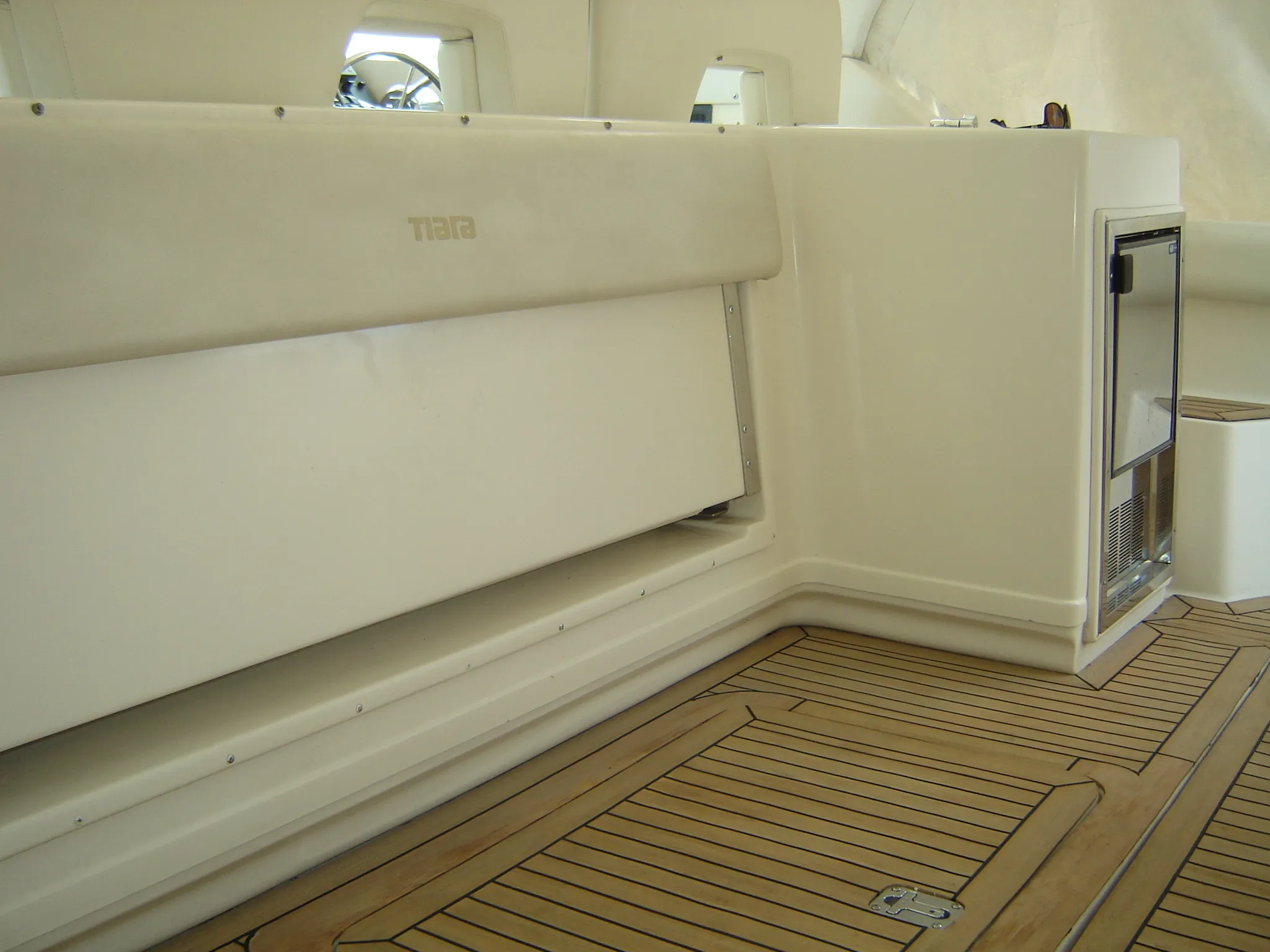 1997 Tiara Yachts 3500 EXPRESS Image Thumbnail #8