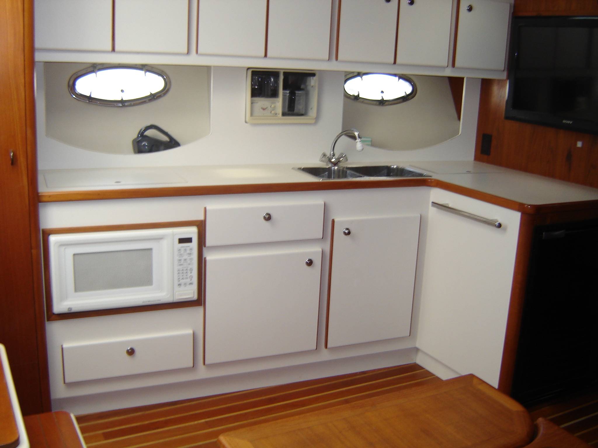 1997 Tiara Yachts 3500 EXPRESS Image Thumbnail #35