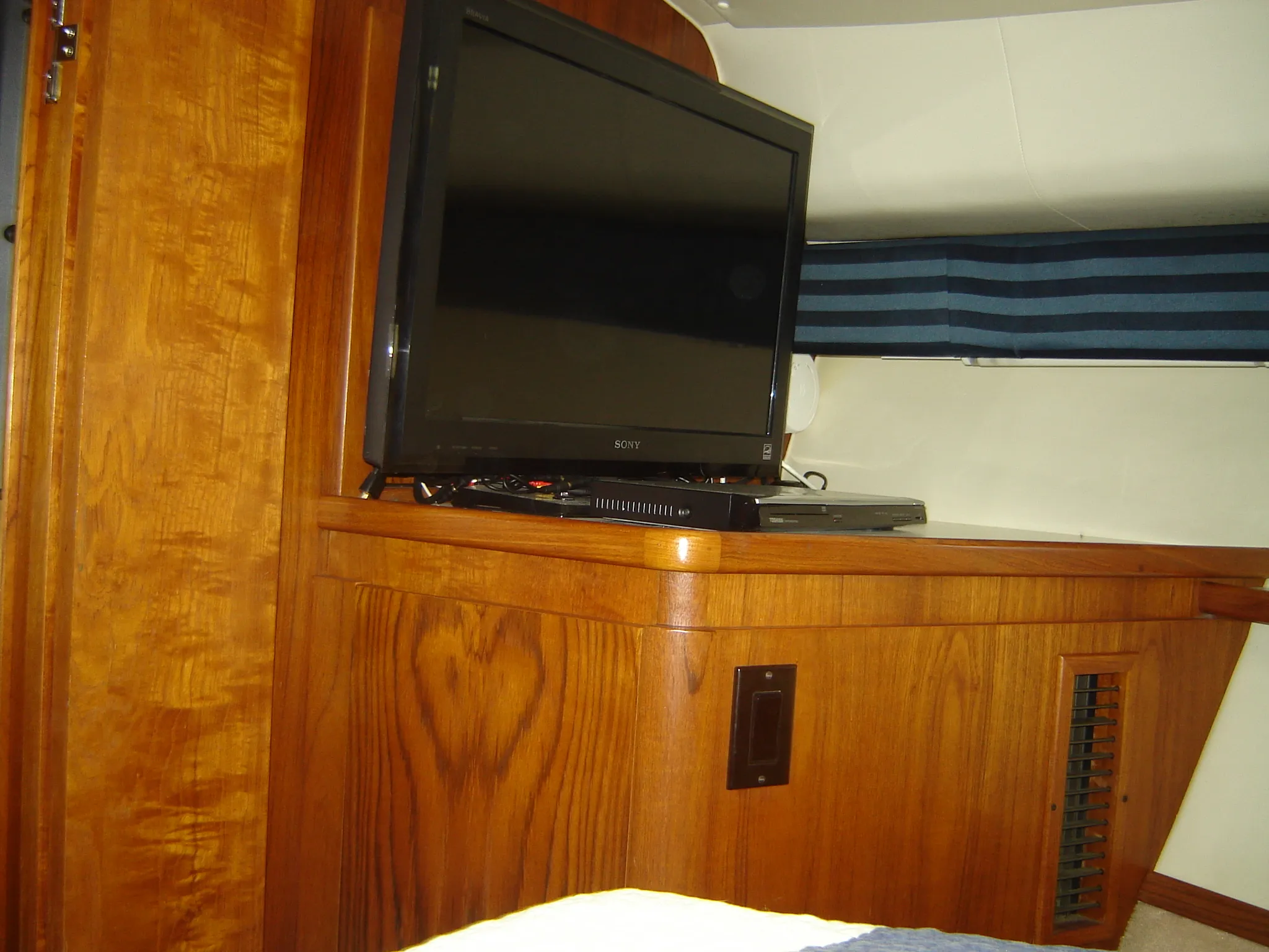 1997 Tiara Yachts 3500 EXPRESS Image Thumbnail #56