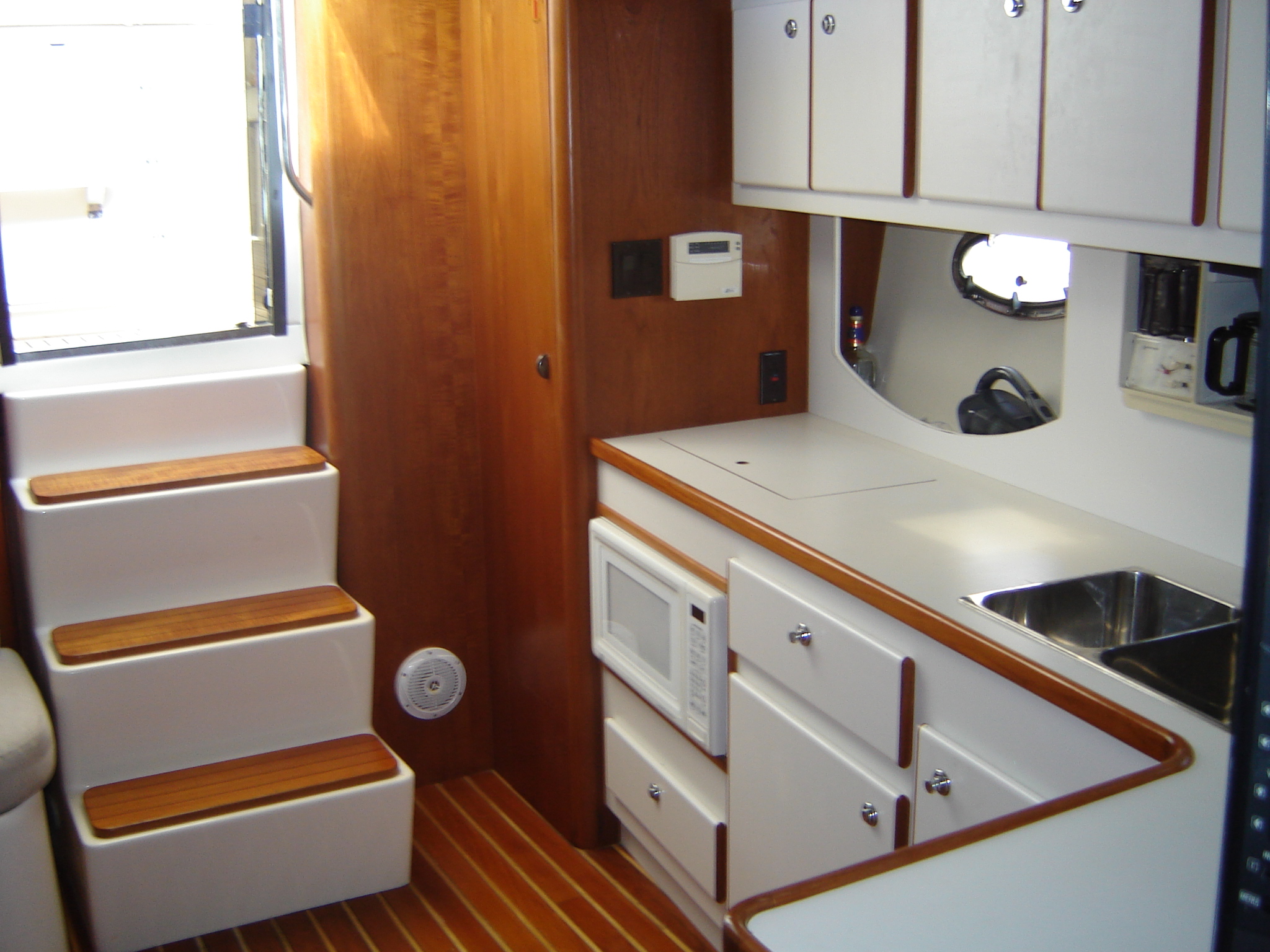 1997 Tiara Yachts 3500 EXPRESS Image Thumbnail #24