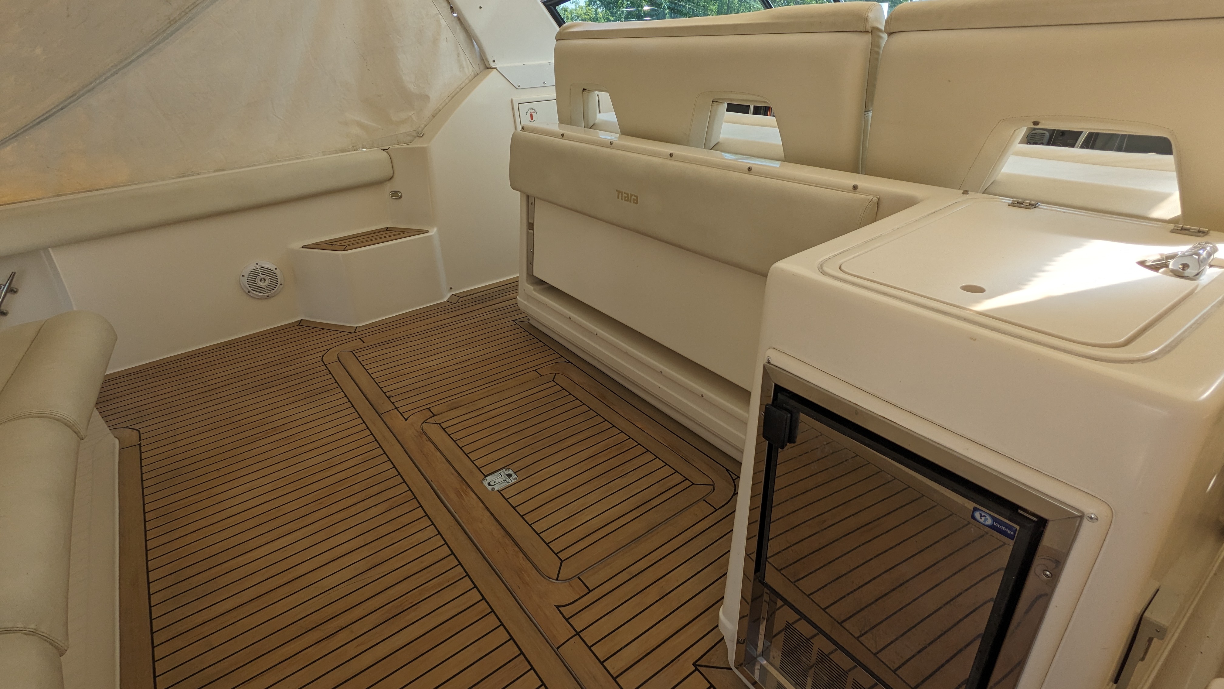 1997 Tiara Yachts 3500 EXPRESS Image Thumbnail #15