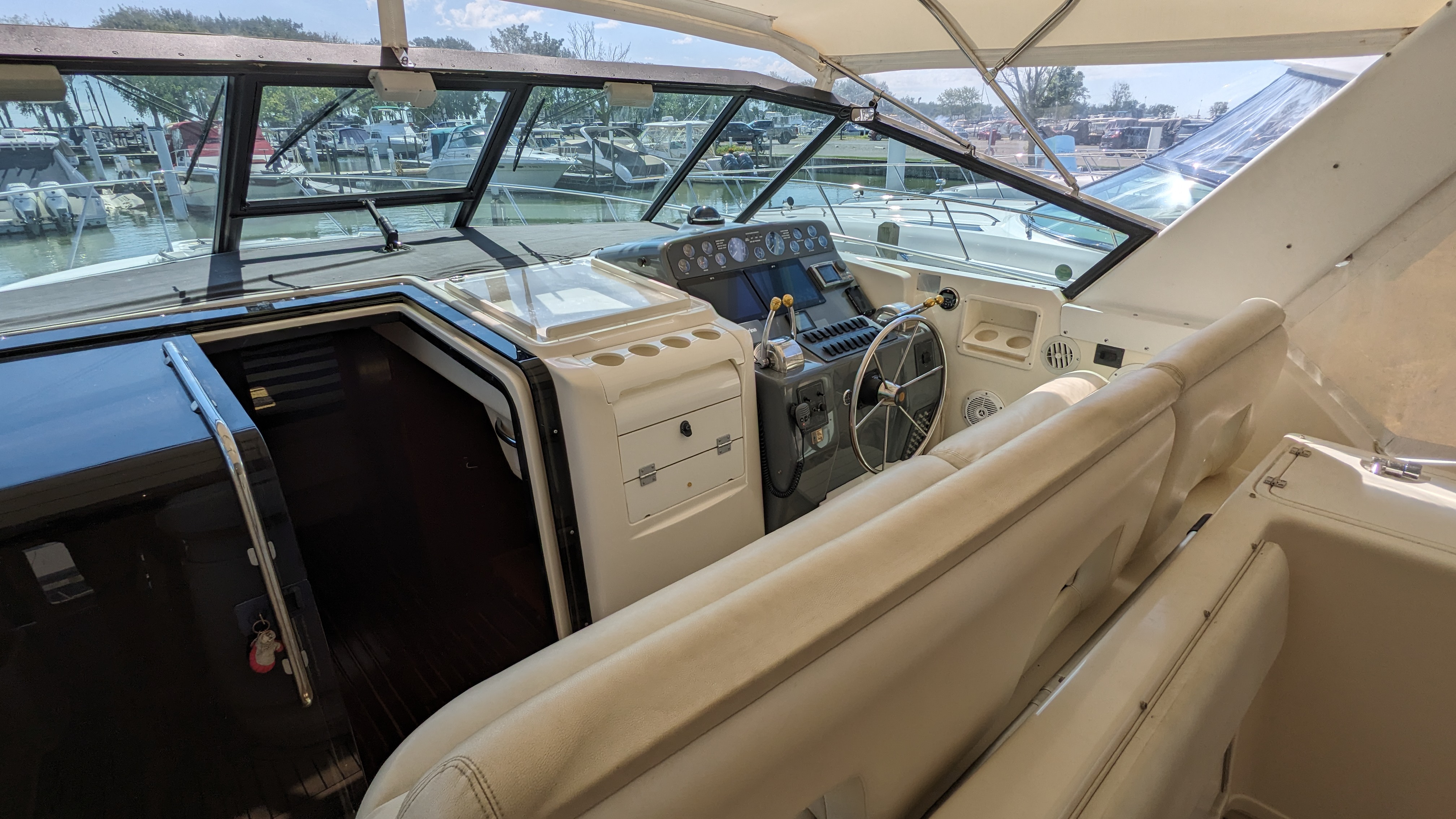 1997 Tiara Yachts 3500 EXPRESS Image Thumbnail #16