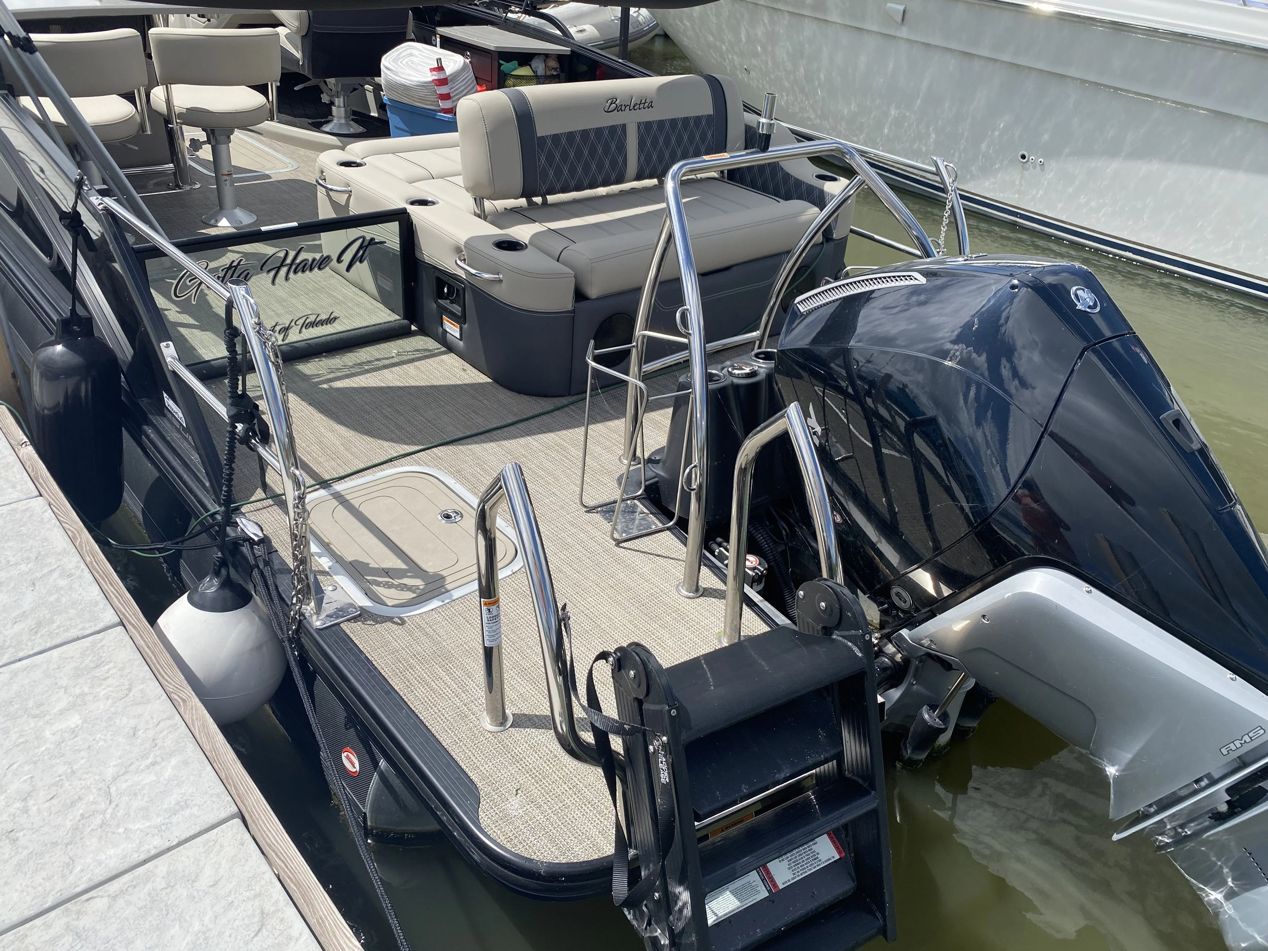 Thumbnail 2 for 2023 Barletta LUSSO 25UETT