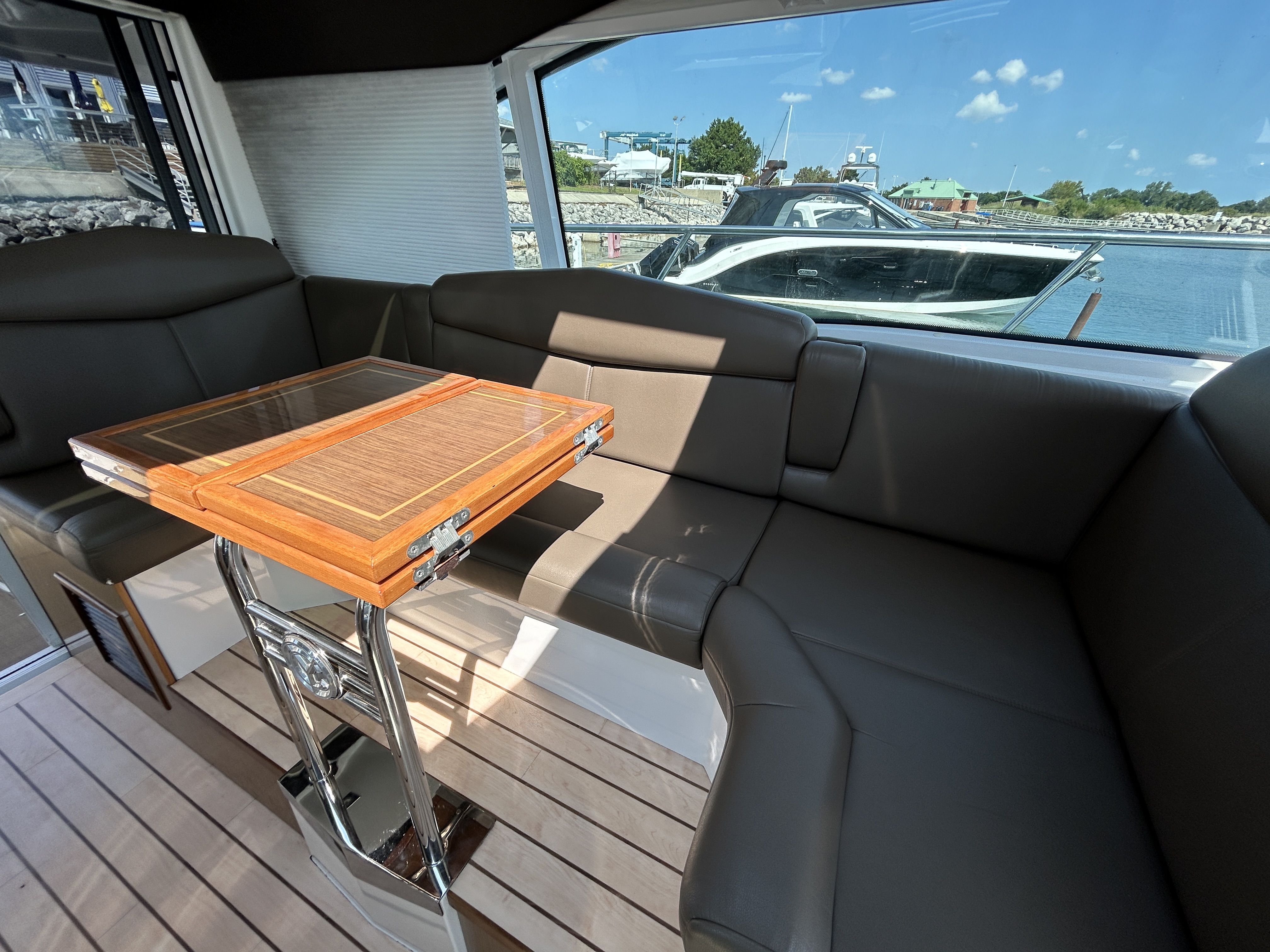 2013 Cruisers Yachts
                                                             41 CANTIUS Image Thumbnail #15