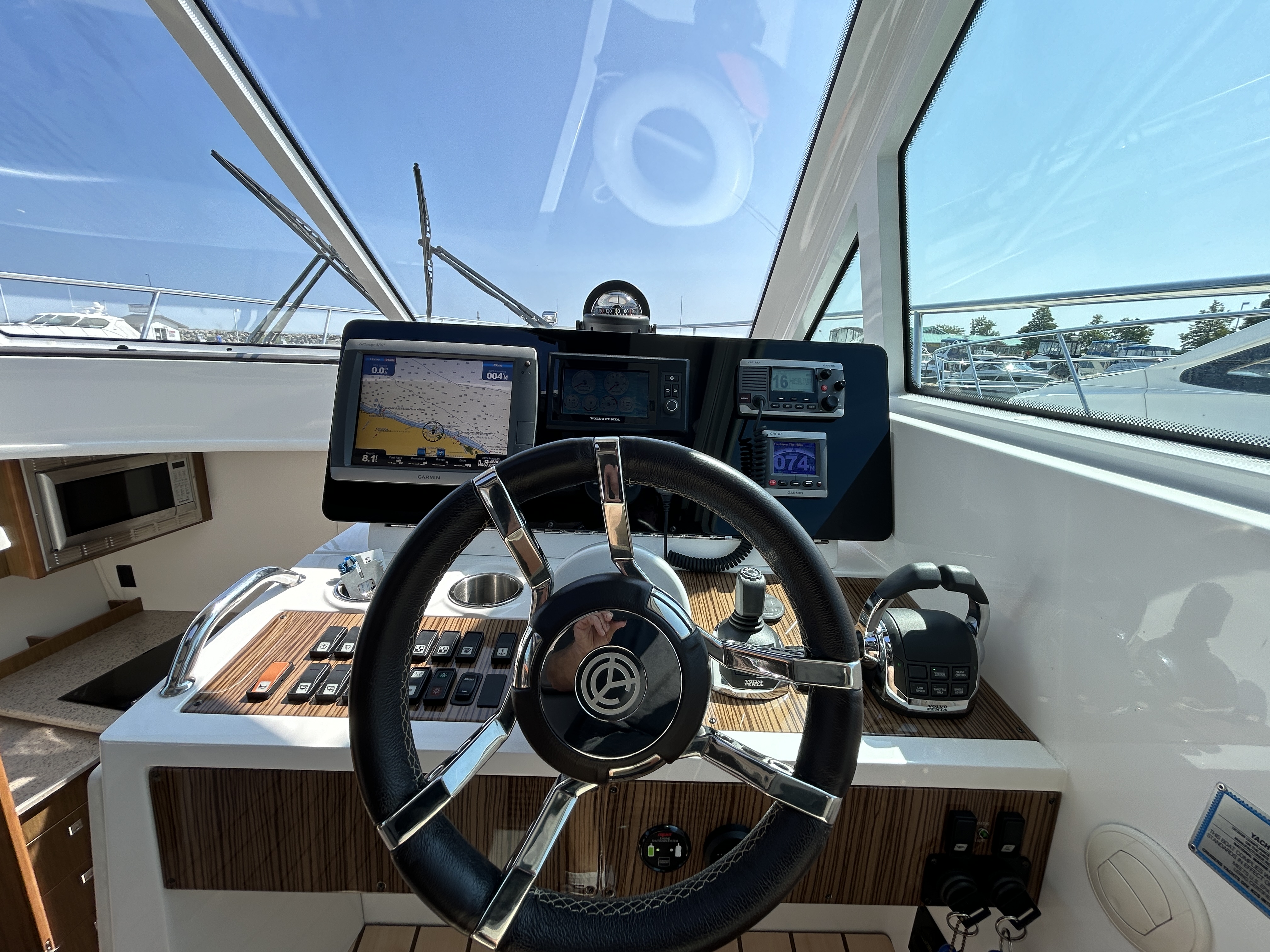 2013 Cruisers Yachts
                                                             41 CANTIUS Image Thumbnail #17