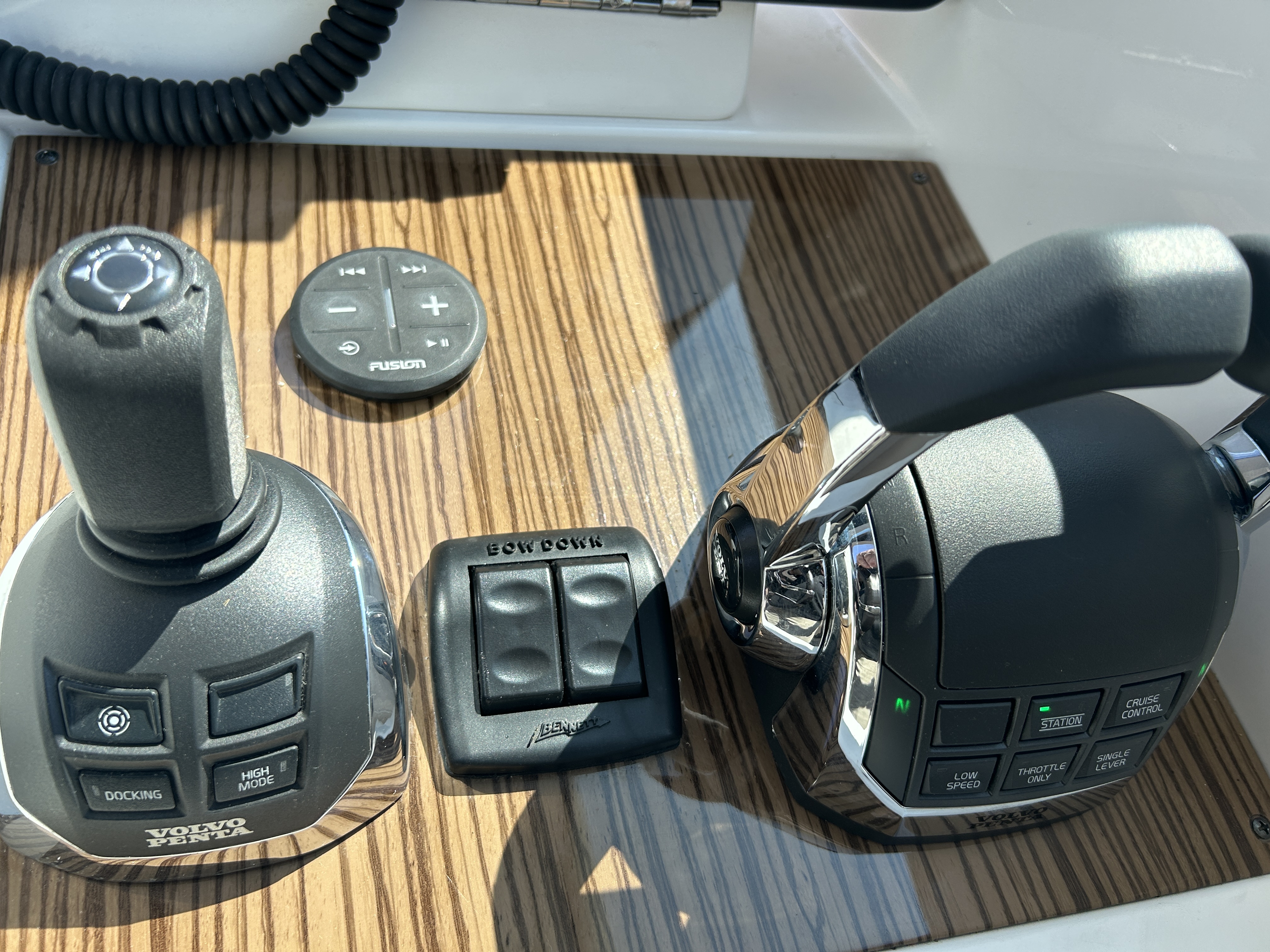2013 Cruisers Yachts
                                                             41 CANTIUS Image Thumbnail #19