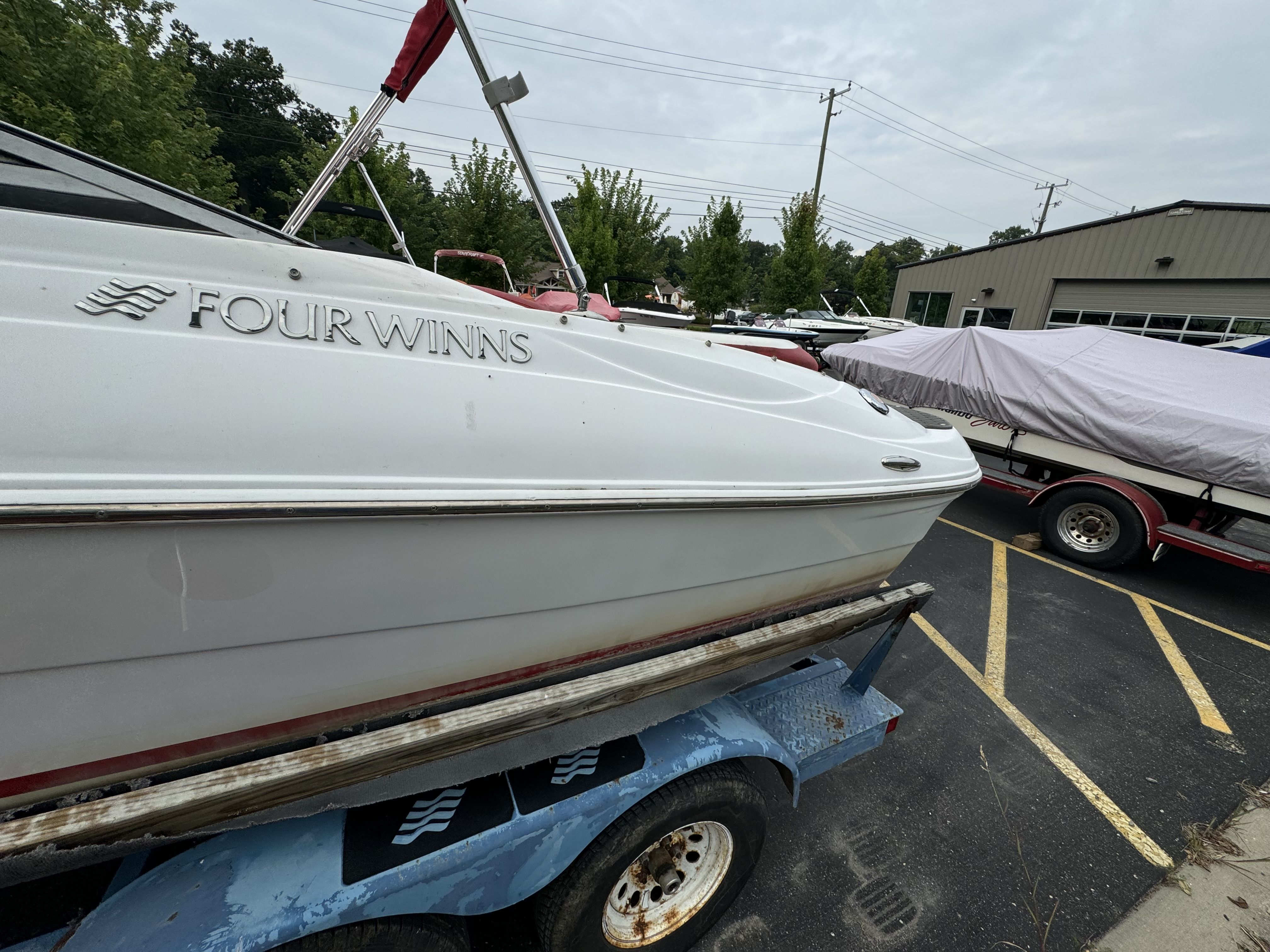 2011 Four Winns
                                                             200 HORIZON Image Thumbnail #2